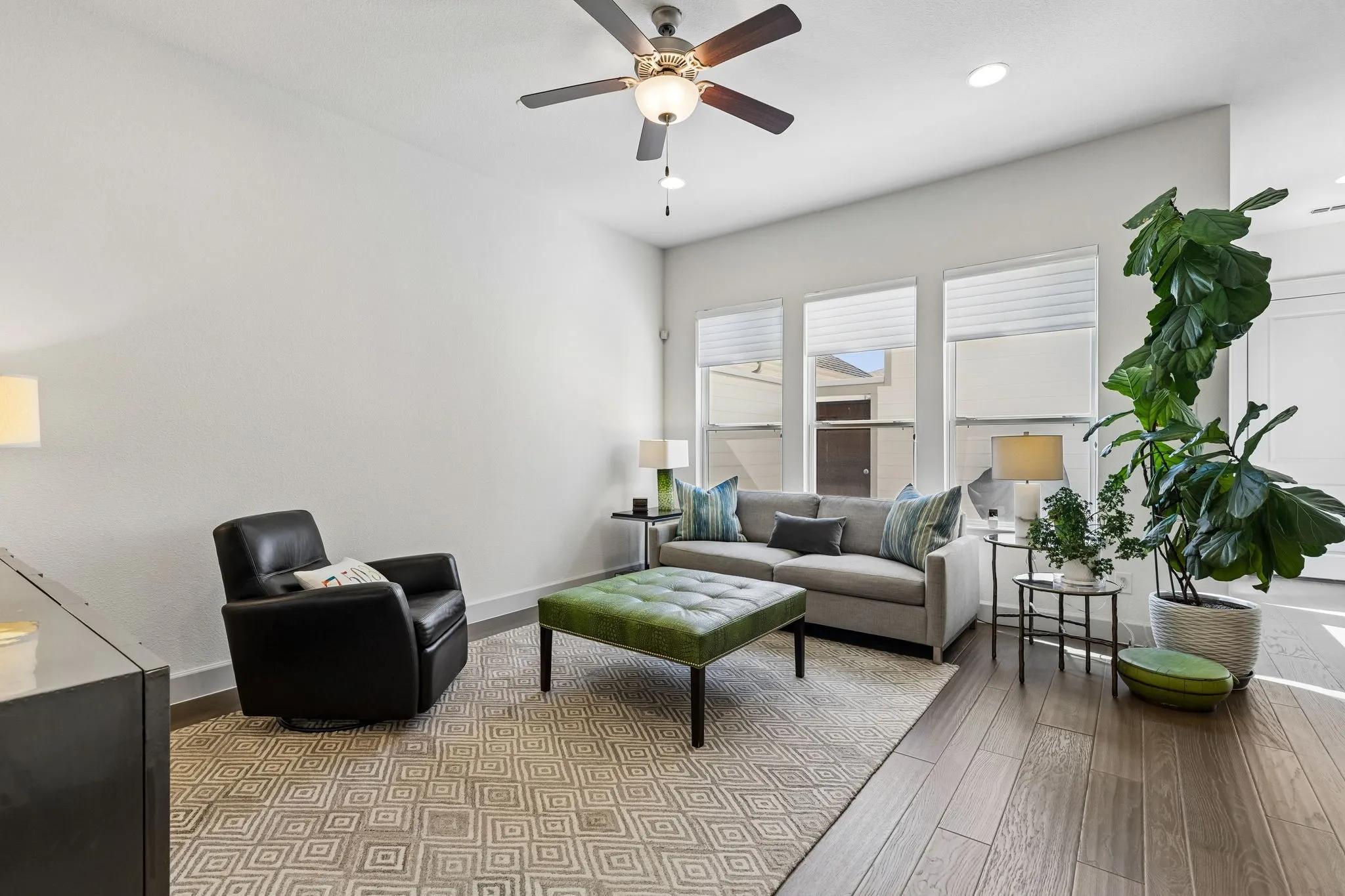 Townhouse For Sale in Denton County , 8483 Canal Street, Frisco, Texas 75034, 2 Bedroom, 3 Bathroom, 2 Garage spaces, 1,731 Sqft, built in 2016, mls#21399032, Real Estate Agent in Frisco, Homes For Sale in Denton county, Homes For Sale in Frisco, Realtor in Frisco Texas, Real Estate Brokerage Independent Realty Texas, Luminita Cordes Realtor