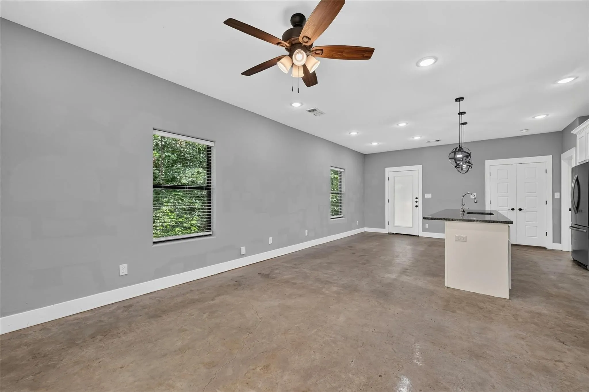 Single Family Residence For Rent in Grayson County , 707 E Woodard Street, Denison, Texas 75021, 3 Bedroom, 2 Bathroom, Garage spaces, 1,120 Sqft, built in 2021, mls#21406297, Real Estate Agent in Denison, Homes For Rent in Grayson county, Homes For Rent in Denison, Realtor in Denison Texas, Real Estate Brokerage Independent Realty Texas, Luminita Cordes Realtor