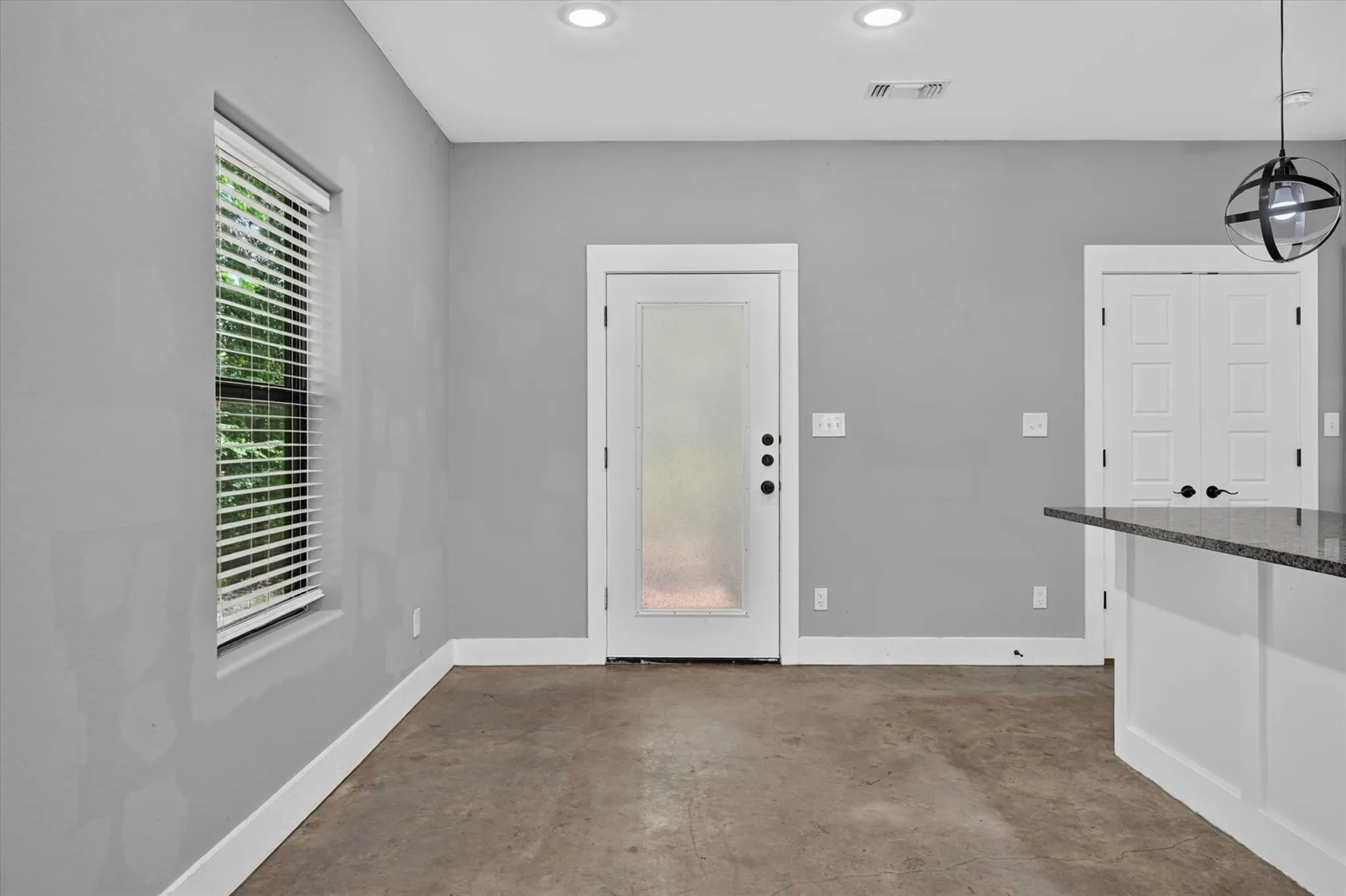 Single Family Residence For Rent in Grayson County , 707 E Woodard Street, Denison, Texas 75021, 3 Bedroom, 2 Bathroom, Garage spaces, 1,120 Sqft, built in 2021, mls#21406297, Real Estate Agent in Denison, Homes For Rent in Grayson county, Homes For Rent in Denison, Realtor in Denison Texas, Real Estate Brokerage Independent Realty Texas, Luminita Cordes Realtor