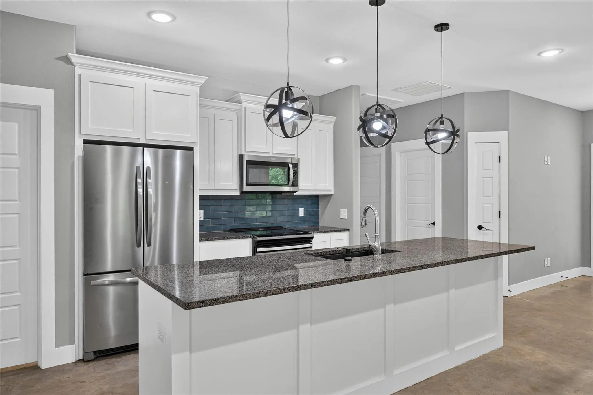 Single Family Residence For Rent in Grayson County , 707 E Woodard Street, Denison, Texas 75021, 3 Bedroom, 2 Bathroom, Garage spaces, 1,120 Sqft, built in 2021, mls#21406297, Real Estate Agent in Denison, Homes For Rent in Grayson county, Homes For Rent in Denison, Realtor in Denison Texas, Real Estate Brokerage Independent Realty Texas, Luminita Cordes Realtor