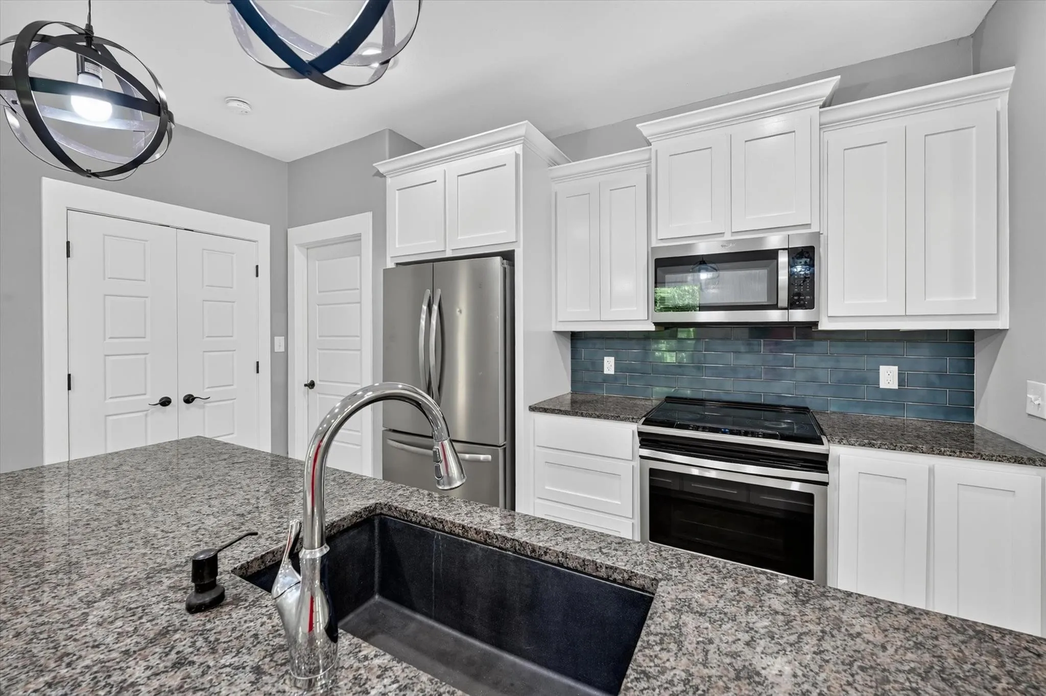 Single Family Residence For Rent in Grayson County , 707 E Woodard Street, Denison, Texas 75021, 3 Bedroom, 2 Bathroom, Garage spaces, 1,120 Sqft, built in 2021, mls#21406297, Real Estate Agent in Denison, Homes For Rent in Grayson county, Homes For Rent in Denison, Realtor in Denison Texas, Real Estate Brokerage Independent Realty Texas, Luminita Cordes Realtor