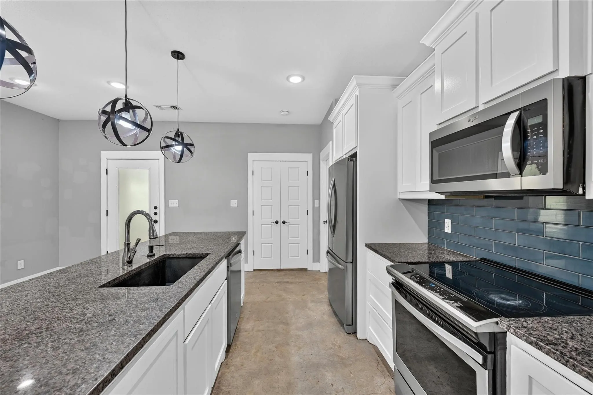Single Family Residence For Rent in Grayson County , 707 E Woodard Street, Denison, Texas 75021, 3 Bedroom, 2 Bathroom, Garage spaces, 1,120 Sqft, built in 2021, mls#21406297, Real Estate Agent in Denison, Homes For Rent in Grayson county, Homes For Rent in Denison, Realtor in Denison Texas, Real Estate Brokerage Independent Realty Texas, Luminita Cordes Realtor
