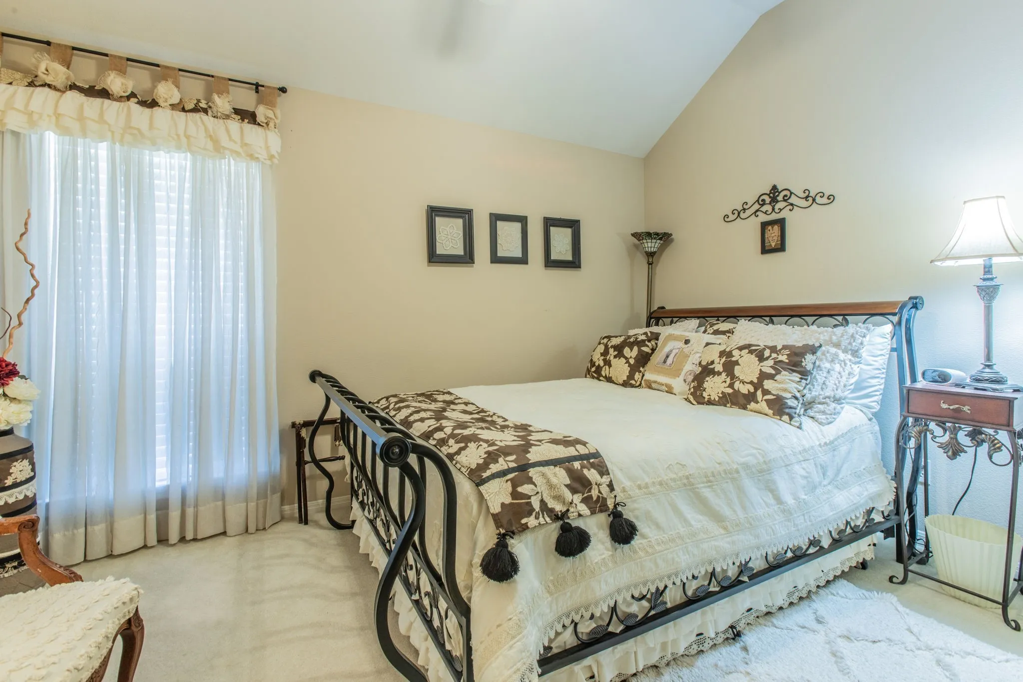 Single Family Residence For Sale in Mc Lennan County , 408 Telluride, Waco, Texas 76712, 4 Bedroom, 3 Bathroom, 2 Garage spaces, 2,533 Sqft, built in 1996, mls#21402102, Real Estate Agent in Waco, Homes For Sale in Mc Lennan county, Homes For Sale in Waco, Realtor in Waco Texas, Real Estate Brokerage Independent Realty Texas, Luminita Cordes Realtor