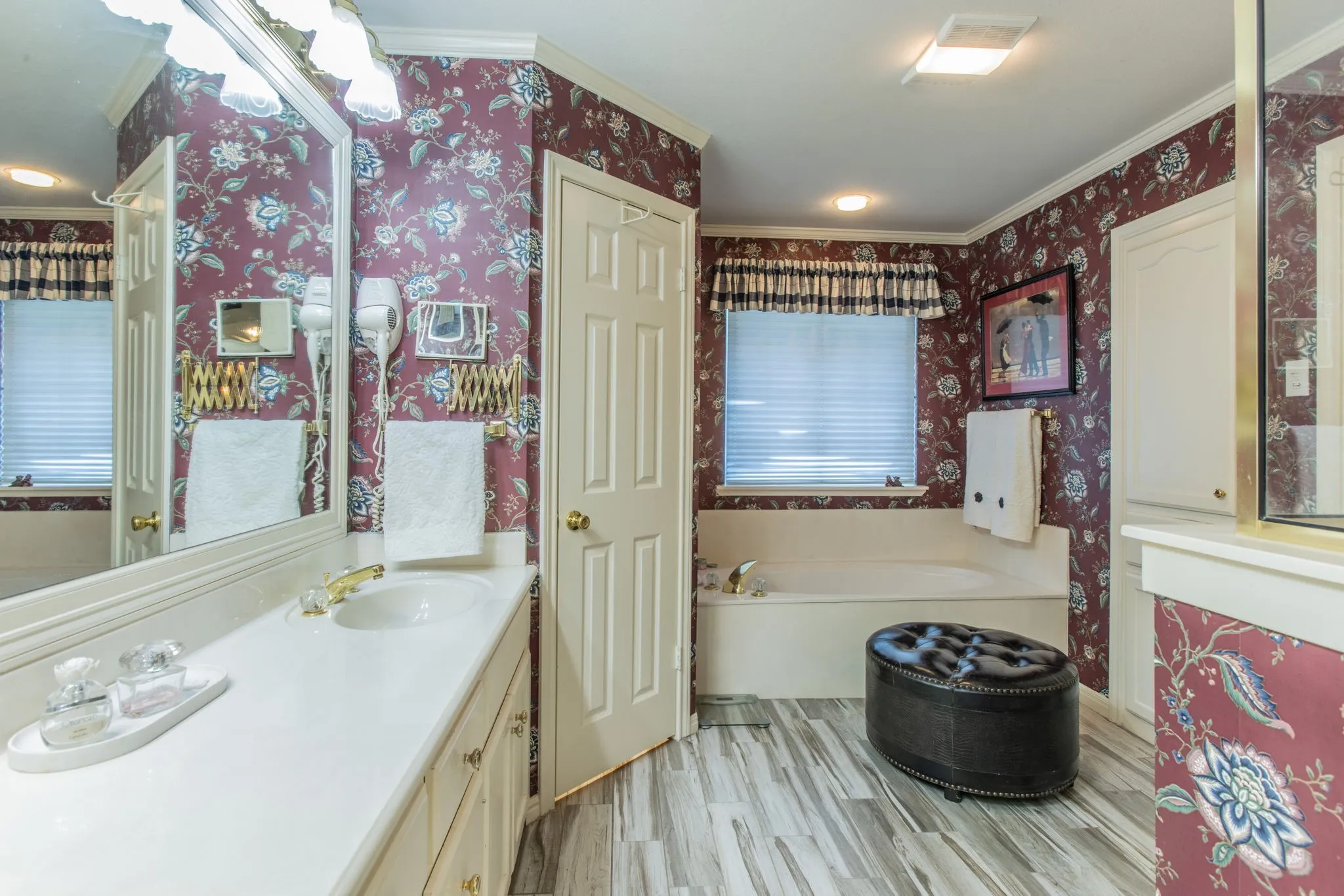Single Family Residence For Sale in Mc Lennan County , 408 Telluride, Waco, Texas 76712, 4 Bedroom, 3 Bathroom, 2 Garage spaces, 2,533 Sqft, built in 1996, mls#21402102, Real Estate Agent in Waco, Homes For Sale in Mc Lennan county, Homes For Sale in Waco, Realtor in Waco Texas, Real Estate Brokerage Independent Realty Texas, Luminita Cordes Realtor