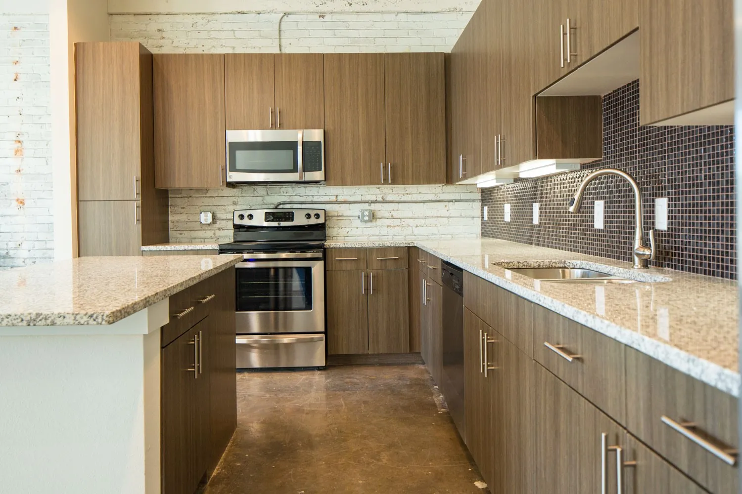 Apartment For Rent in Tarrant County , 801 W Vickery Boulevard 206, Fort Worth, Texas 76104, 1 Bedroom, 1 Bathroom, Garage spaces, 875 Sqft, built in 2015, mls#21406300, Real Estate Agent in Fort Worth, Homes For Rent in Tarrant county, Homes For Rent in Fort Worth, Realtor in Fort Worth Texas, Real Estate Brokerage Independent Realty Texas, Luminita Cordes Realtor