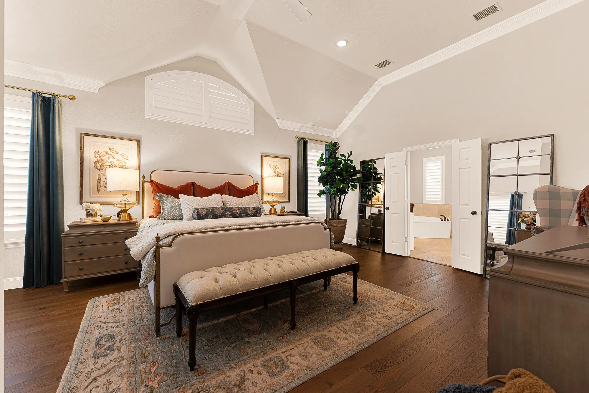 Double doors open directly into the ensuite, establishing an effortless, intuitive flow between  sleeping and bathing spaces. Experience a seamless transition from restful sleep straight into a refreshing morning routine.