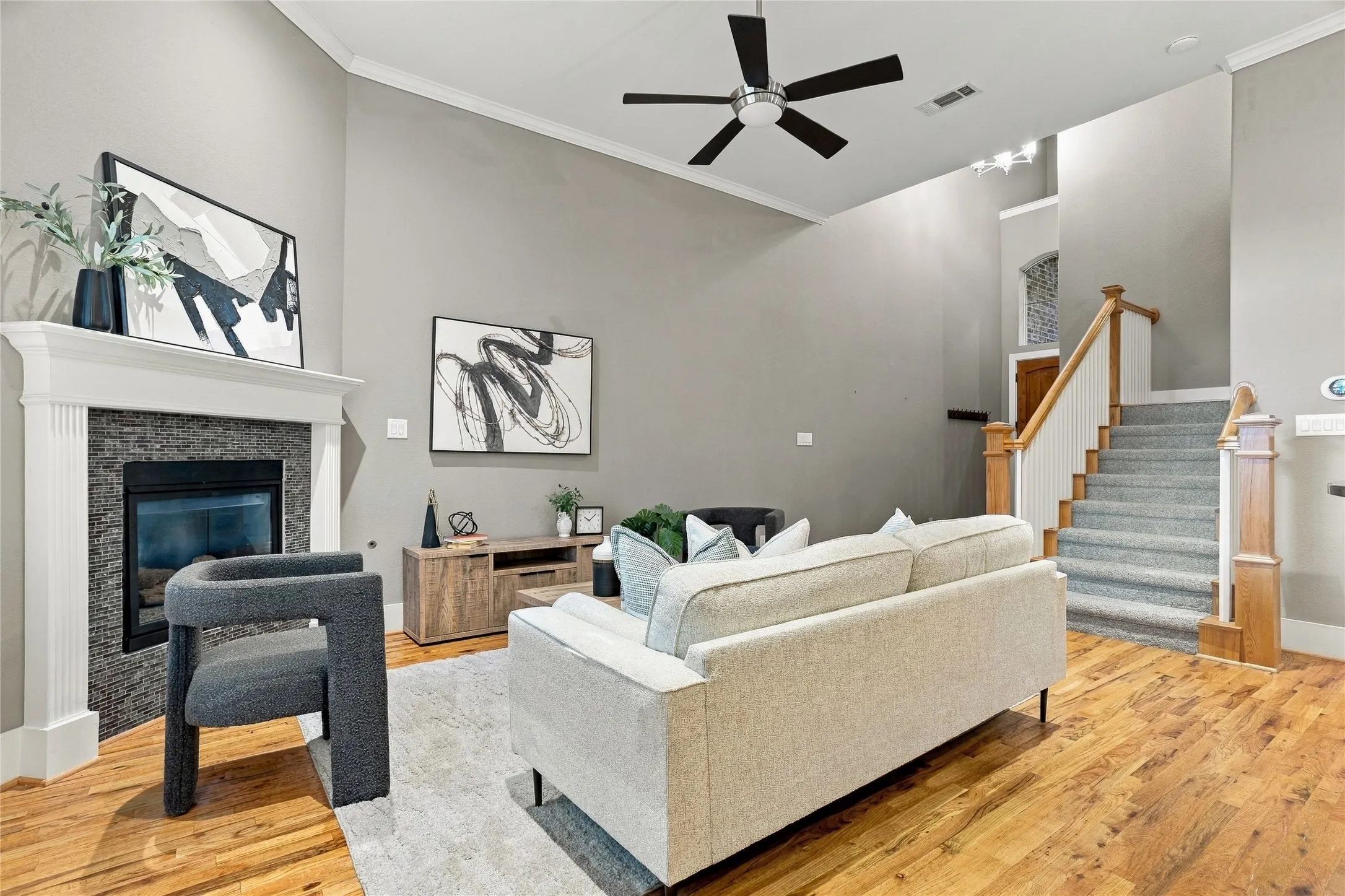 Townhouse For Sale in Dallas County , 2223 Eriksson Lane, Dallas, Texas 75204, 3 Bedroom, 3 Bathroom, 2 Garage spaces, 1,934 Sqft, built in 2014, mls#21402345, Real Estate Agent in Dallas, Homes For Sale in Dallas county, Homes For Sale in Dallas, Realtor in Dallas Texas, Real Estate Brokerage Independent Realty Texas, Luminita Cordes Realtor