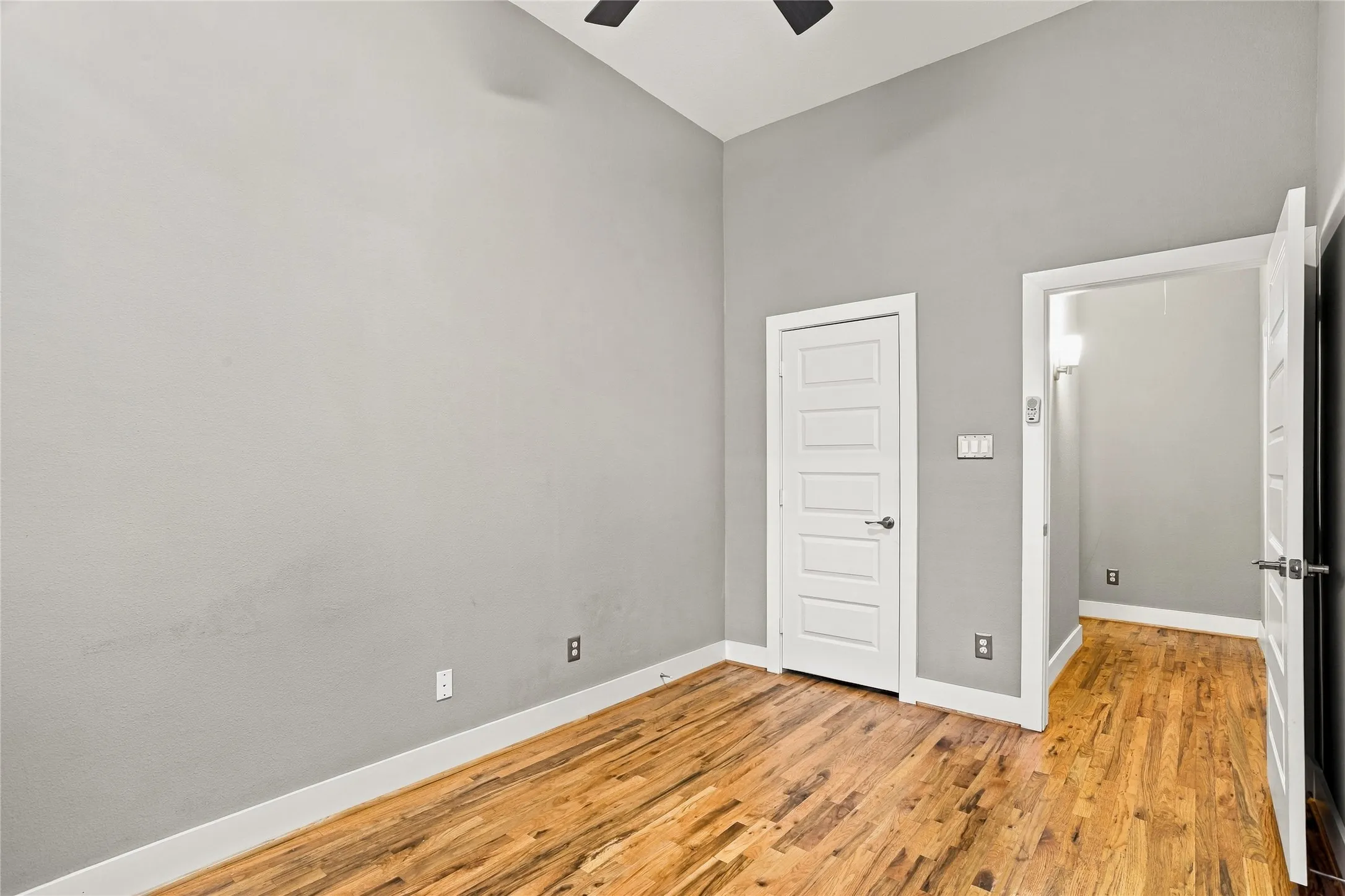 Townhouse For Sale in Dallas County , 2223 Eriksson Lane, Dallas, Texas 75204, 3 Bedroom, 3 Bathroom, 2 Garage spaces, 1,934 Sqft, built in 2014, mls#21402345, Real Estate Agent in Dallas, Homes For Sale in Dallas county, Homes For Sale in Dallas, Realtor in Dallas Texas, Real Estate Brokerage Independent Realty Texas, Luminita Cordes Realtor
