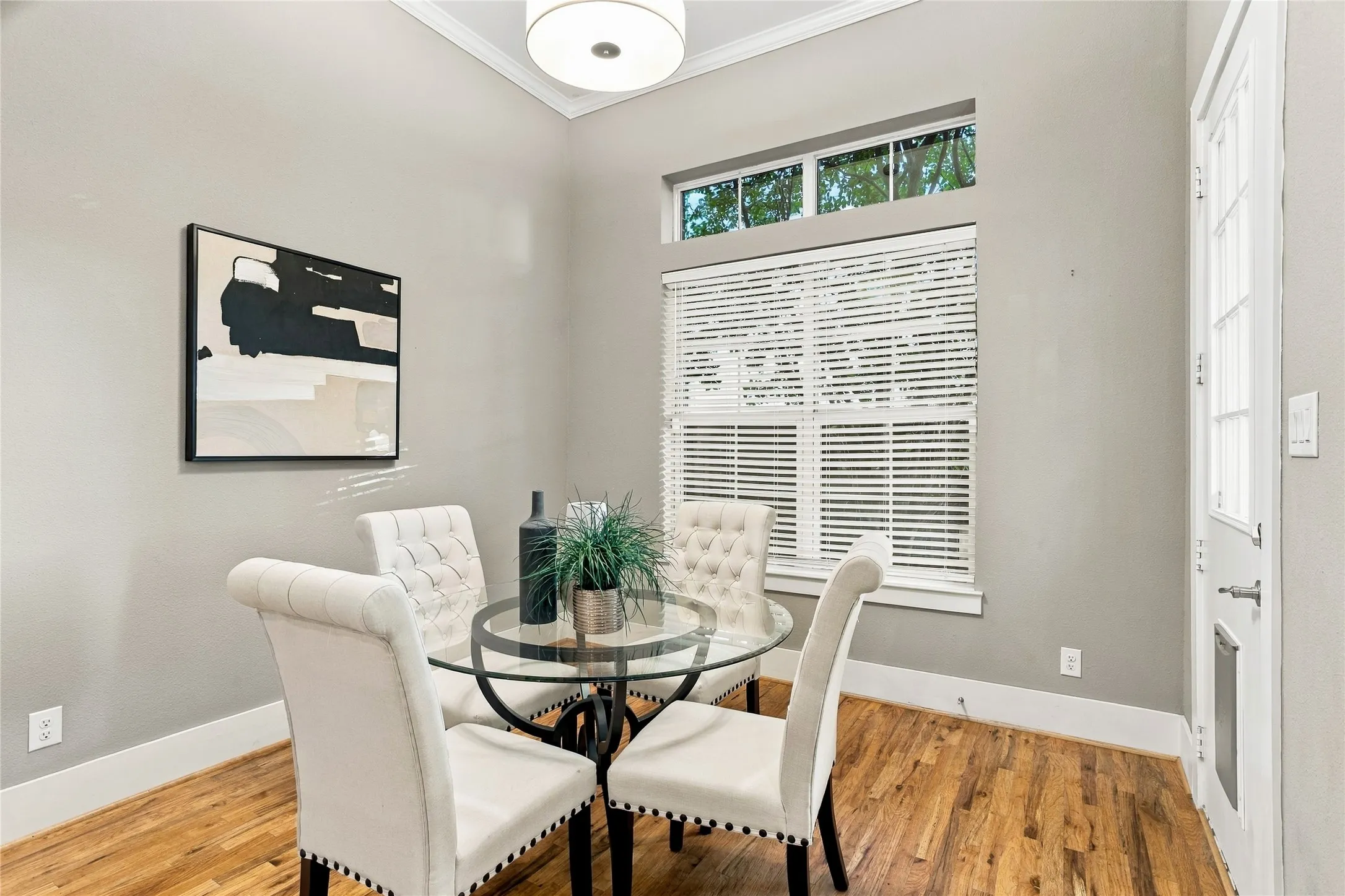 Townhouse For Sale in Dallas County , 2223 Eriksson Lane, Dallas, Texas 75204, 3 Bedroom, 3 Bathroom, 2 Garage spaces, 1,934 Sqft, built in 2014, mls#21402345, Real Estate Agent in Dallas, Homes For Sale in Dallas county, Homes For Sale in Dallas, Realtor in Dallas Texas, Real Estate Brokerage Independent Realty Texas, Luminita Cordes Realtor