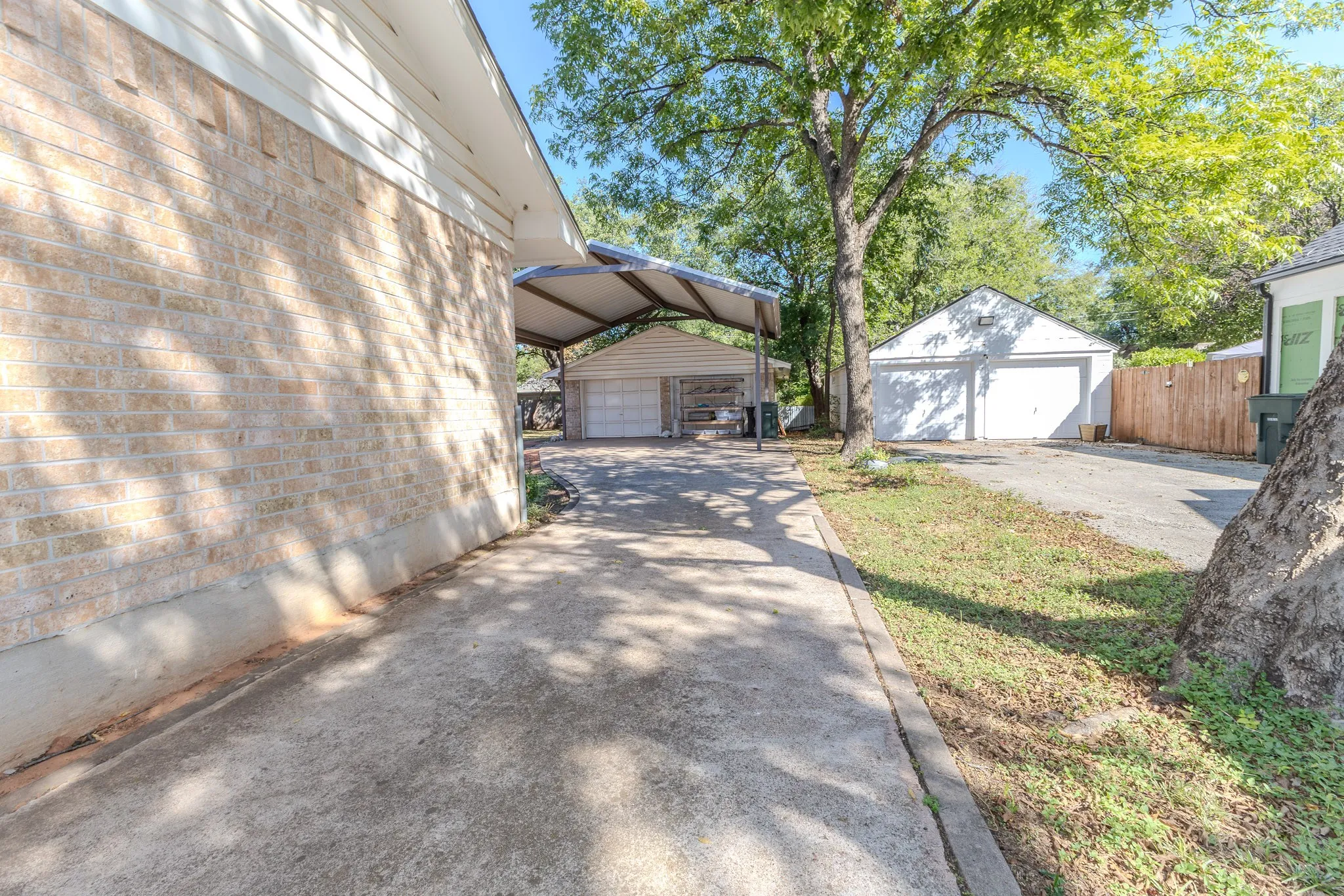 Single Family Residence For Sale in Taylor County , 1125 Hollis Drive, Abilene, Texas 79605, 2 Bedroom, 2 Bathroom, 2 Garage spaces, 1,793 Sqft, built in 1937, mls#21406303, Real Estate Agent in Abilene, Homes For Sale in Taylor county, Homes For Sale in Abilene, Realtor in Abilene Texas, Real Estate Brokerage Independent Realty Texas, Luminita Cordes Realtor