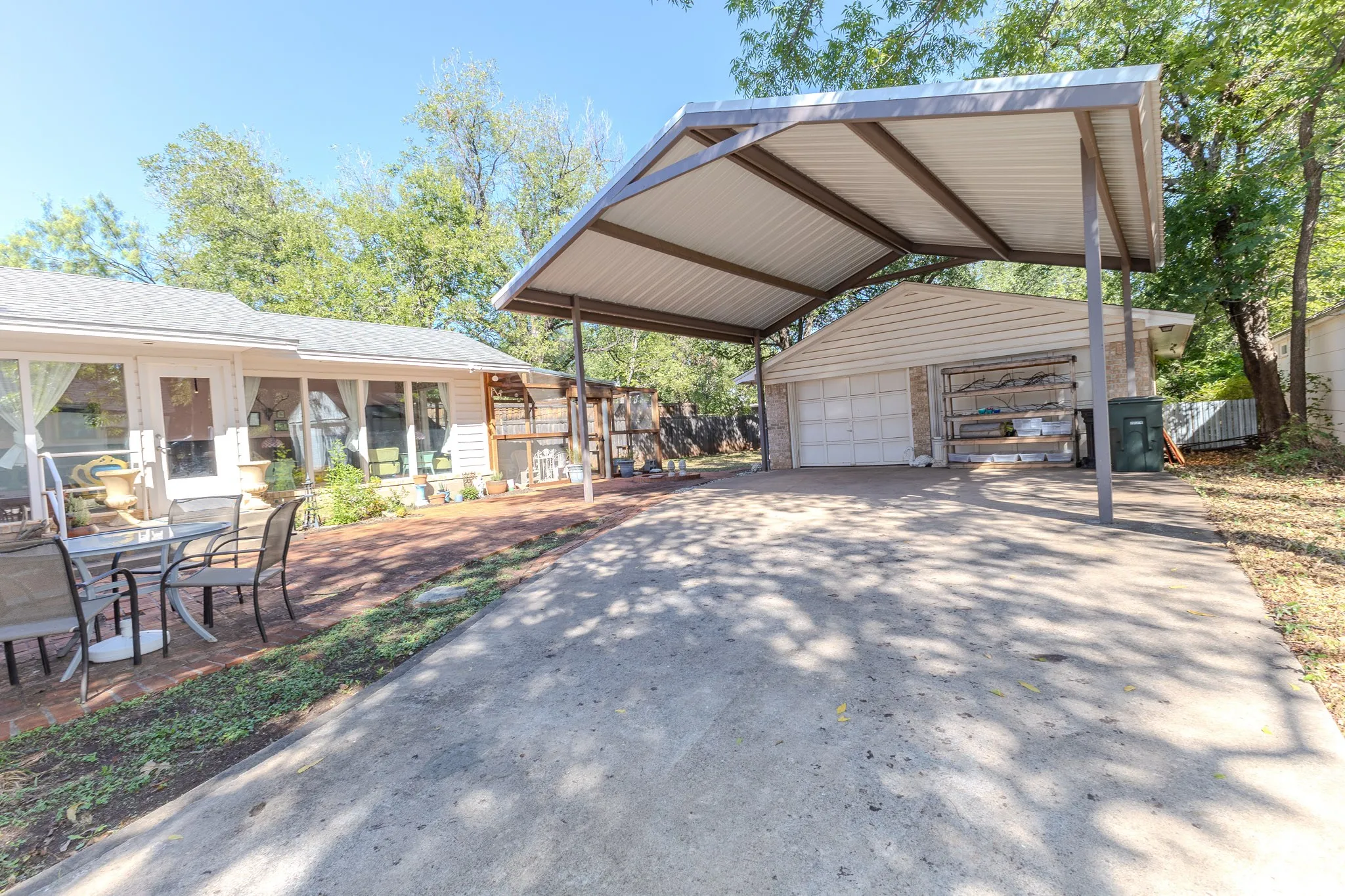 Single Family Residence For Sale in Taylor County , 1125 Hollis Drive, Abilene, Texas 79605, 2 Bedroom, 2 Bathroom, 2 Garage spaces, 1,793 Sqft, built in 1937, mls#21406303, Real Estate Agent in Abilene, Homes For Sale in Taylor county, Homes For Sale in Abilene, Realtor in Abilene Texas, Real Estate Brokerage Independent Realty Texas, Luminita Cordes Realtor