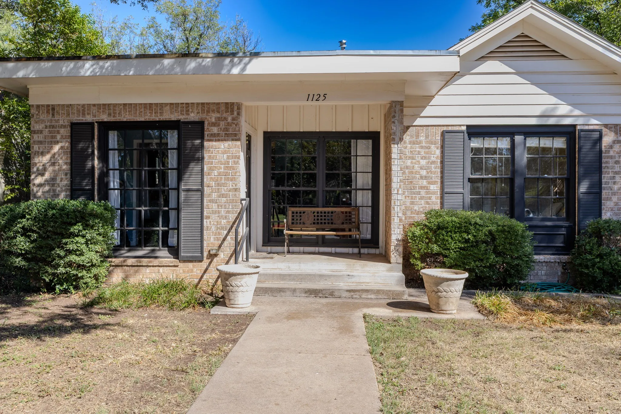 Single Family Residence For Sale in Taylor County , 1125 Hollis Drive, Abilene, Texas 79605, 2 Bedroom, 2 Bathroom, 2 Garage spaces, 1,793 Sqft, built in 1937, mls#21406303, Real Estate Agent in Abilene, Homes For Sale in Taylor county, Homes For Sale in Abilene, Realtor in Abilene Texas, Real Estate Brokerage Independent Realty Texas, Luminita Cordes Realtor