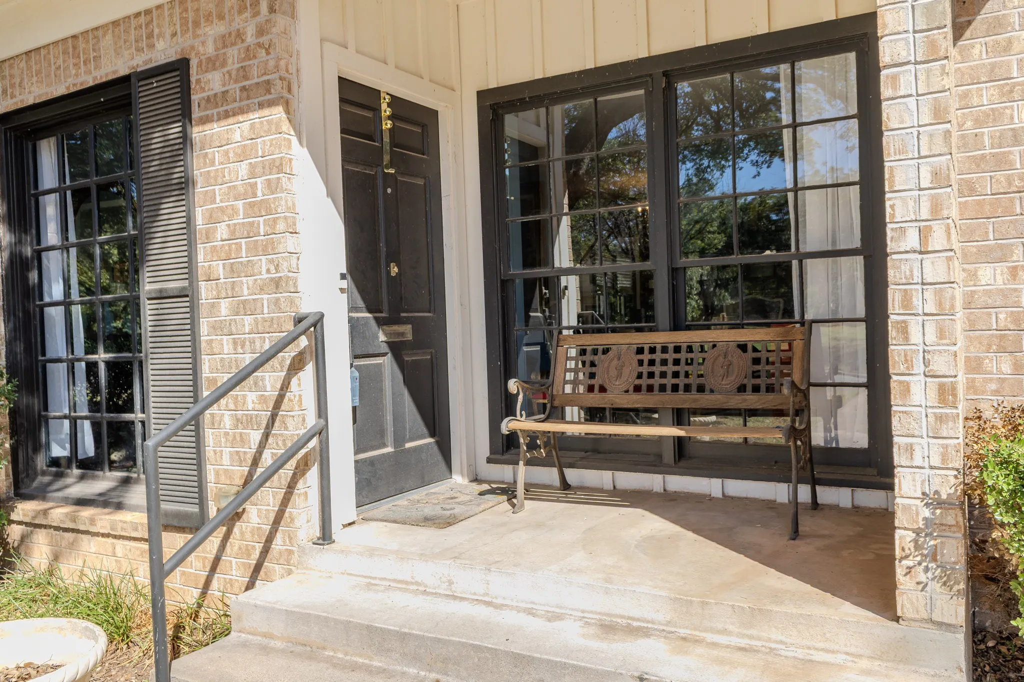 Single Family Residence For Sale in Taylor County , 1125 Hollis Drive, Abilene, Texas 79605, 2 Bedroom, 2 Bathroom, 2 Garage spaces, 1,793 Sqft, built in 1937, mls#21406303, Real Estate Agent in Abilene, Homes For Sale in Taylor county, Homes For Sale in Abilene, Realtor in Abilene Texas, Real Estate Brokerage Independent Realty Texas, Luminita Cordes Realtor