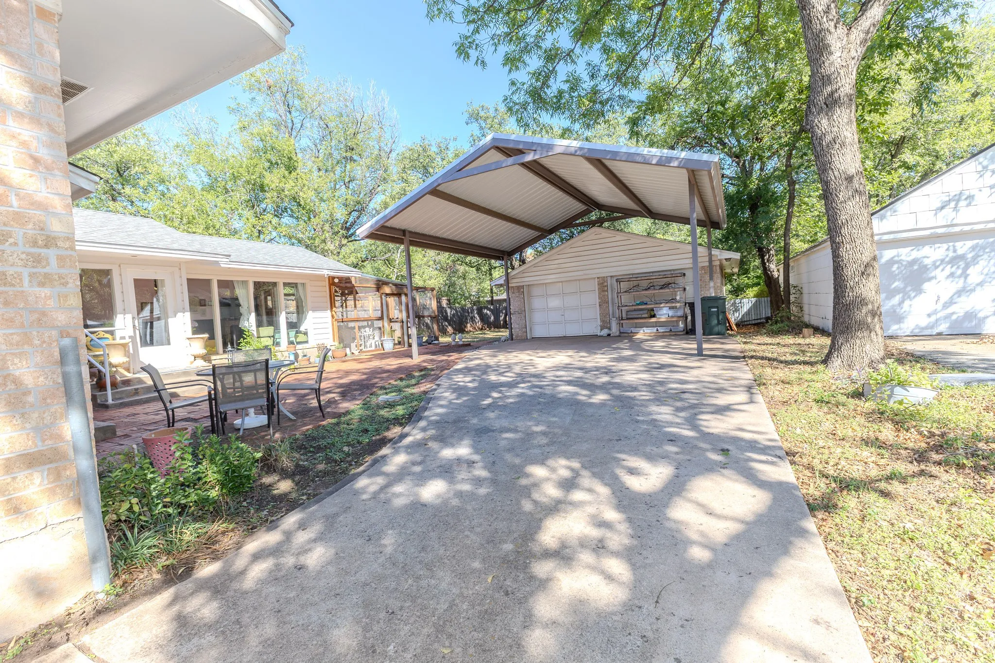 Single Family Residence For Sale in Taylor County , 1125 Hollis Drive, Abilene, Texas 79605, 2 Bedroom, 2 Bathroom, 2 Garage spaces, 1,793 Sqft, built in 1937, mls#21406303, Real Estate Agent in Abilene, Homes For Sale in Taylor county, Homes For Sale in Abilene, Realtor in Abilene Texas, Real Estate Brokerage Independent Realty Texas, Luminita Cordes Realtor