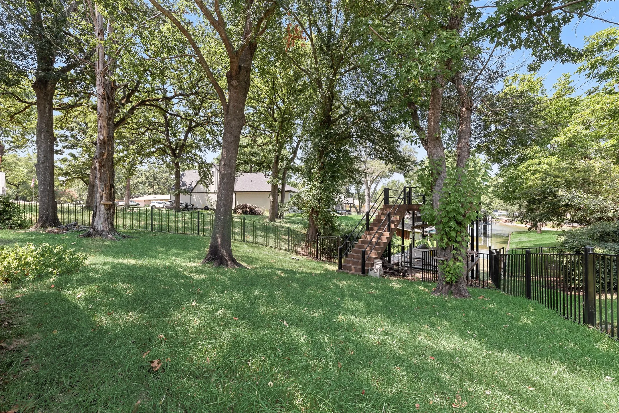 Single Family Residence For Rent in Henderson County , 110 LA Jolla Street, Mabank, Texas 75156, 3 Bedroom, 2 Bathroom, Garage spaces, 1,760 Sqft, built in 1981, mls#21392087, Real Estate Agent in Mabank, Homes For Rent in Henderson county, Homes For Rent in Mabank, Realtor in Mabank Texas, Real Estate Brokerage Independent Realty Texas, Luminita Cordes Realtor