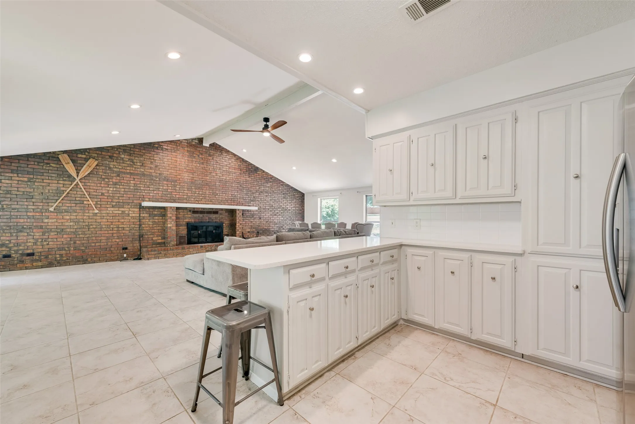 Single Family Residence For Rent in Henderson County , 110 LA Jolla Street, Mabank, Texas 75156, 3 Bedroom, 2 Bathroom, Garage spaces, 1,760 Sqft, built in 1981, mls#21392087, Real Estate Agent in Mabank, Homes For Rent in Henderson county, Homes For Rent in Mabank, Realtor in Mabank Texas, Real Estate Brokerage Independent Realty Texas, Luminita Cordes Realtor