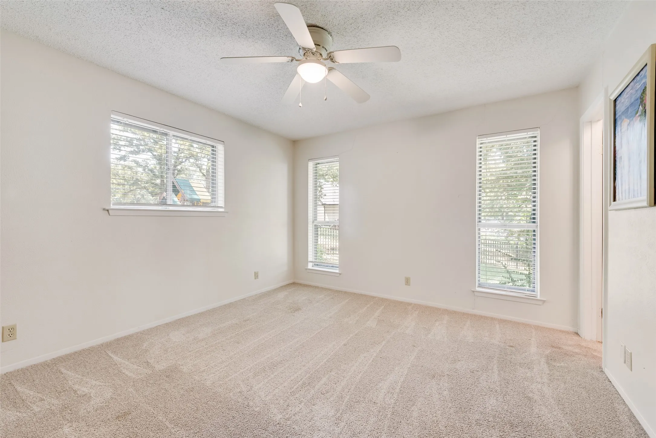 Single Family Residence For Rent in Henderson County , 110 LA Jolla Street, Mabank, Texas 75156, 3 Bedroom, 2 Bathroom, Garage spaces, 1,760 Sqft, built in 1981, mls#21392087, Real Estate Agent in Mabank, Homes For Rent in Henderson county, Homes For Rent in Mabank, Realtor in Mabank Texas, Real Estate Brokerage Independent Realty Texas, Luminita Cordes Realtor