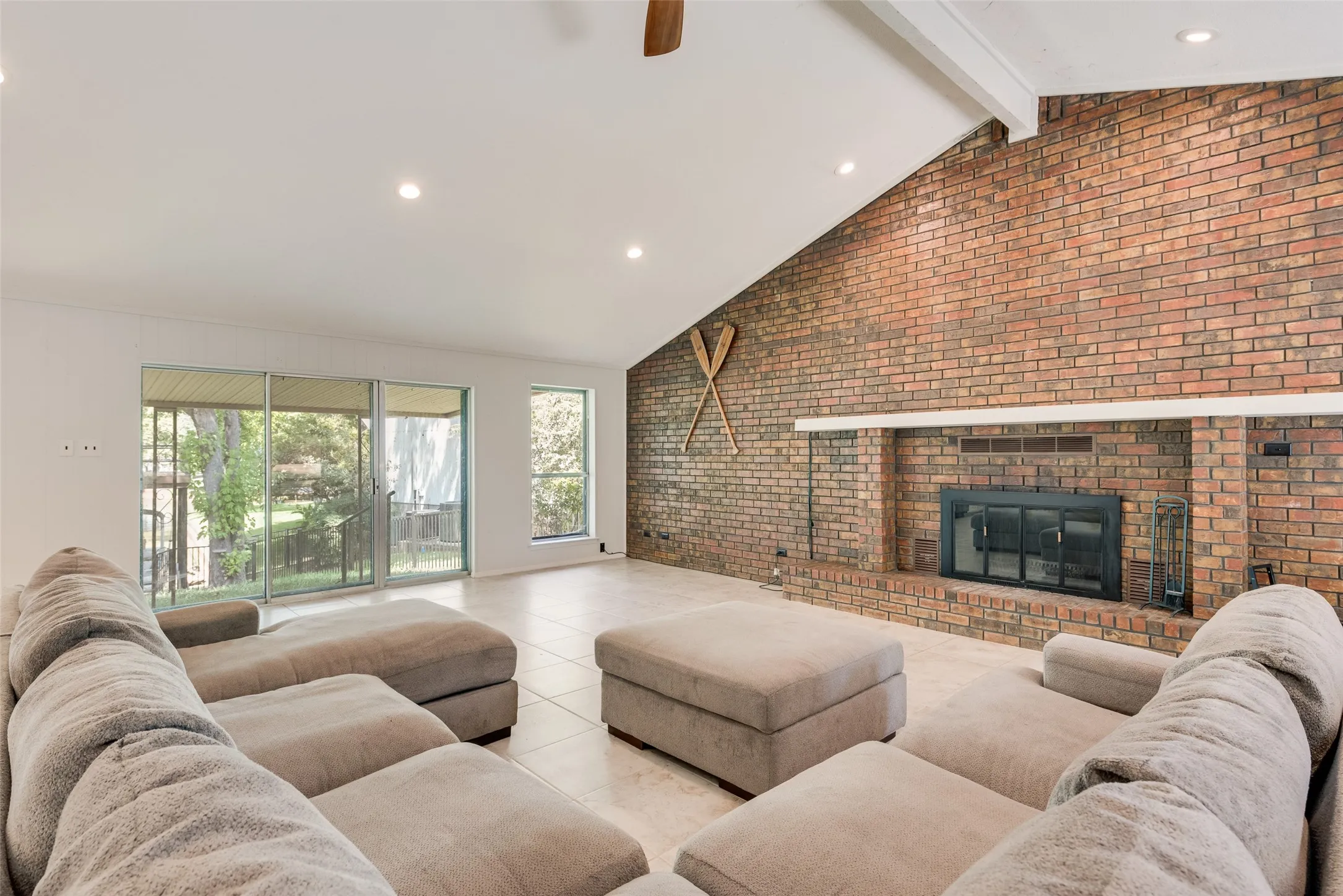 Single Family Residence For Rent in Henderson County , 110 LA Jolla Street, Mabank, Texas 75156, 3 Bedroom, 2 Bathroom, Garage spaces, 1,760 Sqft, built in 1981, mls#21392087, Real Estate Agent in Mabank, Homes For Rent in Henderson county, Homes For Rent in Mabank, Realtor in Mabank Texas, Real Estate Brokerage Independent Realty Texas, Luminita Cordes Realtor
