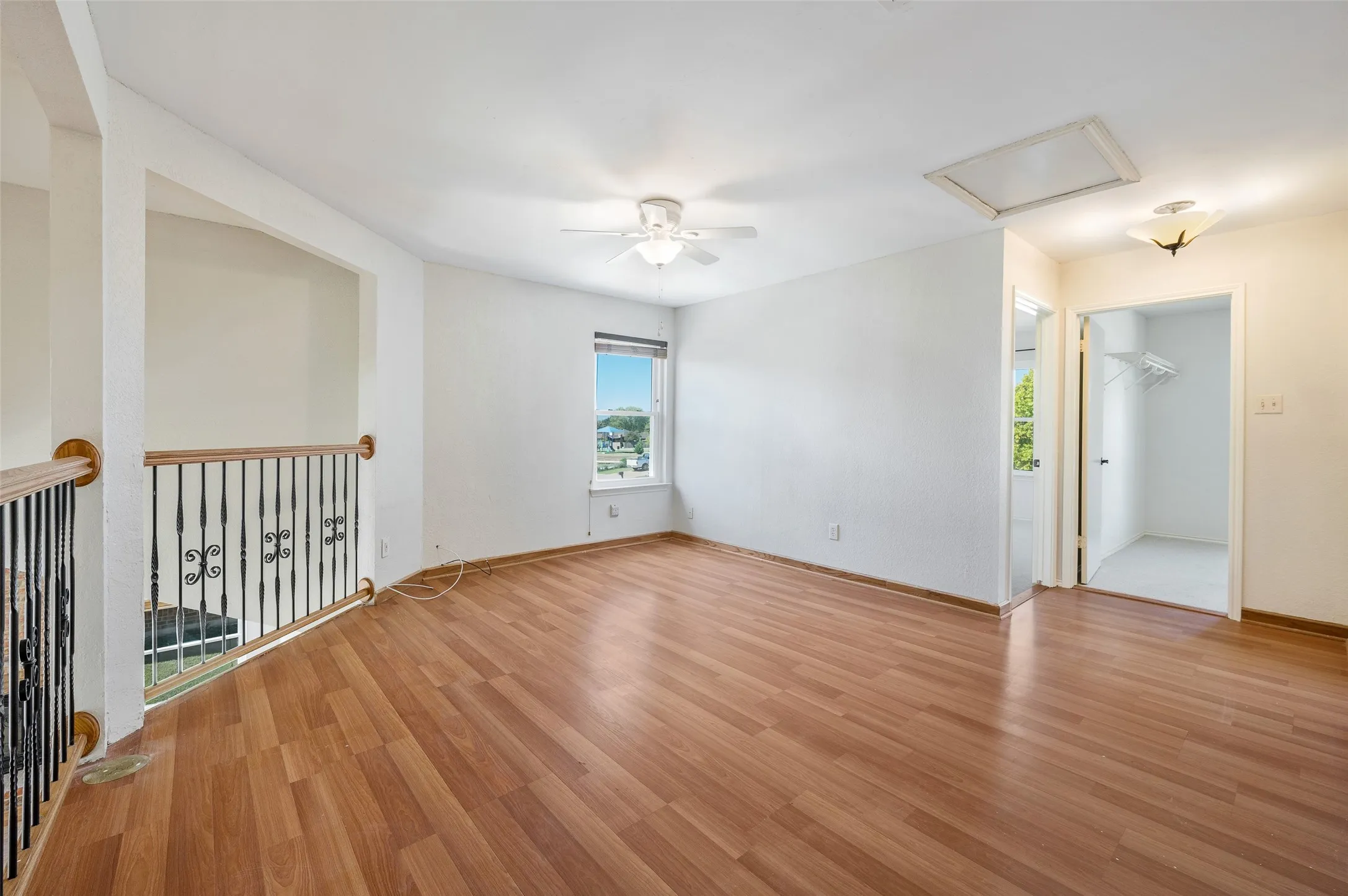 Single Family Residence For Sale in Denton County , 1028 Colony Street, Flower Mound, Texas 75028, 3 Bedroom, 3 Bathroom, 2 Garage spaces, 2,023 Sqft, built in 1985, mls#21393897, Real Estate Agent in Flower Mound, Homes For Sale in Denton county, Homes For Sale in Flower Mound, Realtor in Flower Mound Texas, Real Estate Brokerage Independent Realty Texas, Luminita Cordes Realtor