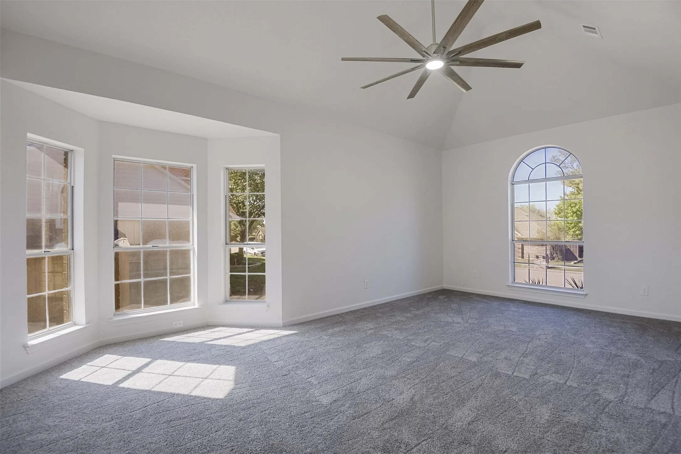 Single Family Residence For Sale in Dallas County , 5914 Beacon Drive, Rowlett, Texas 75089, 3 Bedroom, 3 Bathroom, 2 Garage spaces, 2,385 Sqft, built in 1988, mls#21401274, Real Estate Agent in Rowlett, Homes For Sale in Dallas county, Homes For Sale in Rowlett, Realtor in Rowlett Texas, Real Estate Brokerage Independent Realty Texas, Luminita Cordes Realtor