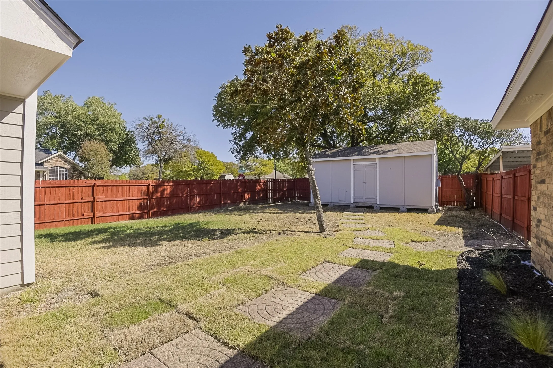 Single Family Residence For Sale in Dallas County , 5914 Beacon Drive, Rowlett, Texas 75089, 3 Bedroom, 3 Bathroom, 2 Garage spaces, 2,385 Sqft, built in 1988, mls#21401274, Real Estate Agent in Rowlett, Homes For Sale in Dallas county, Homes For Sale in Rowlett, Realtor in Rowlett Texas, Real Estate Brokerage Independent Realty Texas, Luminita Cordes Realtor