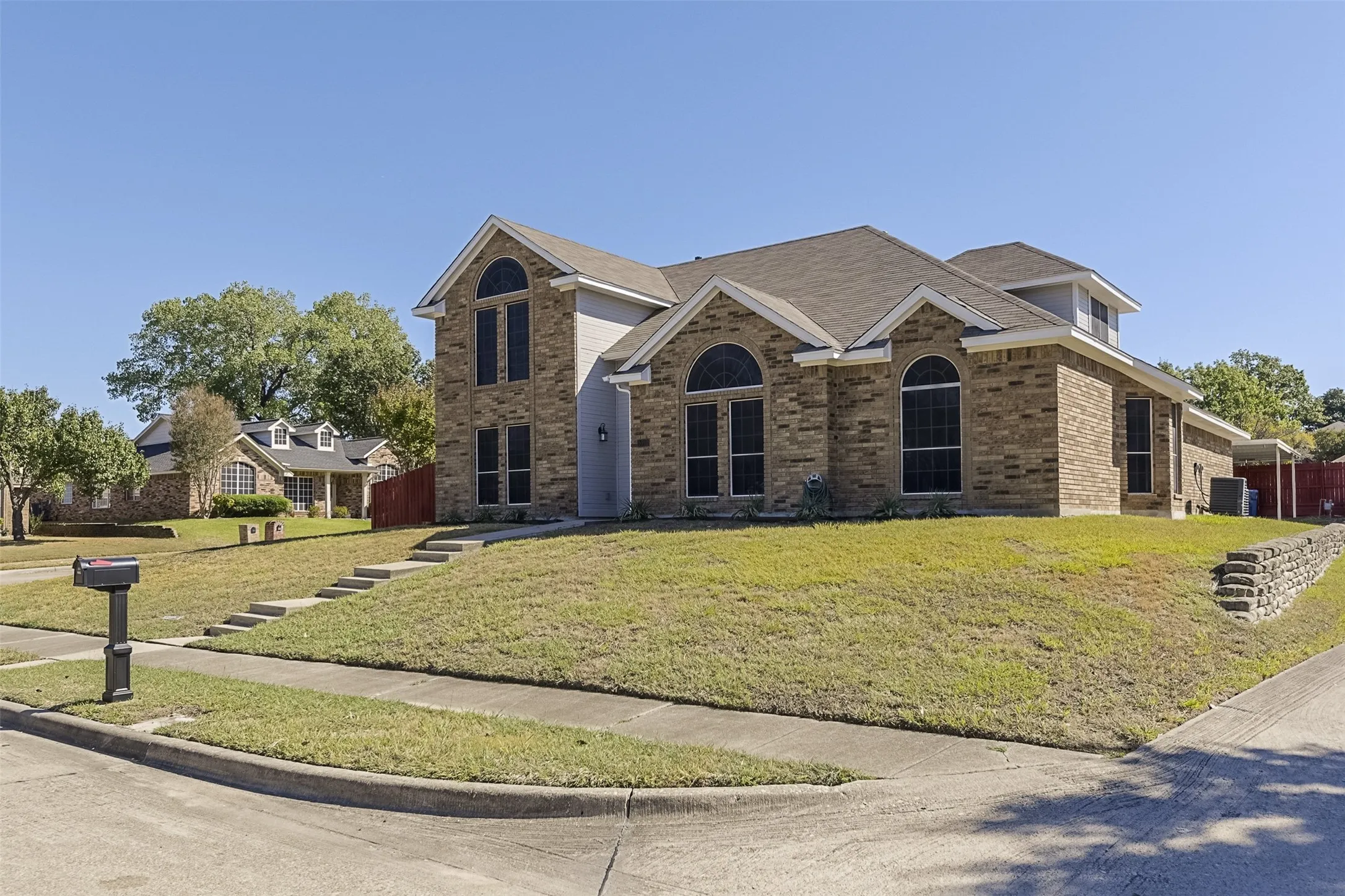 Single Family Residence For Sale in Dallas County , 5914 Beacon Drive, Rowlett, Texas 75089, 3 Bedroom, 3 Bathroom, 2 Garage spaces, 2,385 Sqft, built in 1988, mls#21401274, Real Estate Agent in Rowlett, Homes For Sale in Dallas county, Homes For Sale in Rowlett, Realtor in Rowlett Texas, Real Estate Brokerage Independent Realty Texas, Luminita Cordes Realtor