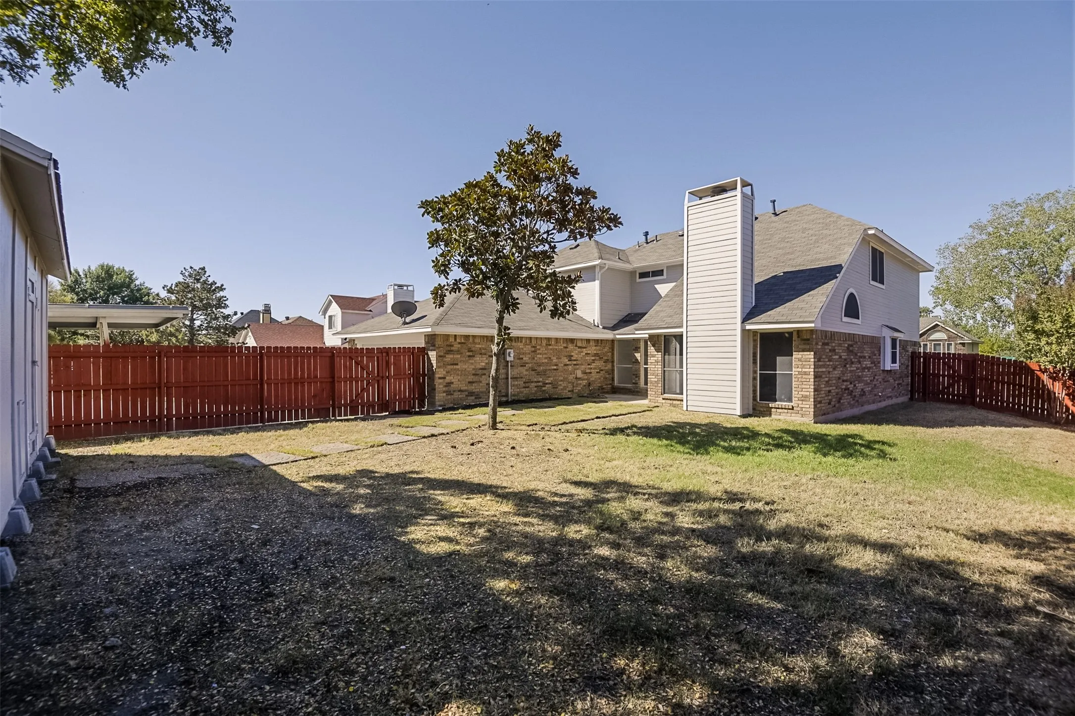 Single Family Residence For Sale in Dallas County , 5914 Beacon Drive, Rowlett, Texas 75089, 3 Bedroom, 3 Bathroom, 2 Garage spaces, 2,385 Sqft, built in 1988, mls#21401274, Real Estate Agent in Rowlett, Homes For Sale in Dallas county, Homes For Sale in Rowlett, Realtor in Rowlett Texas, Real Estate Brokerage Independent Realty Texas, Luminita Cordes Realtor