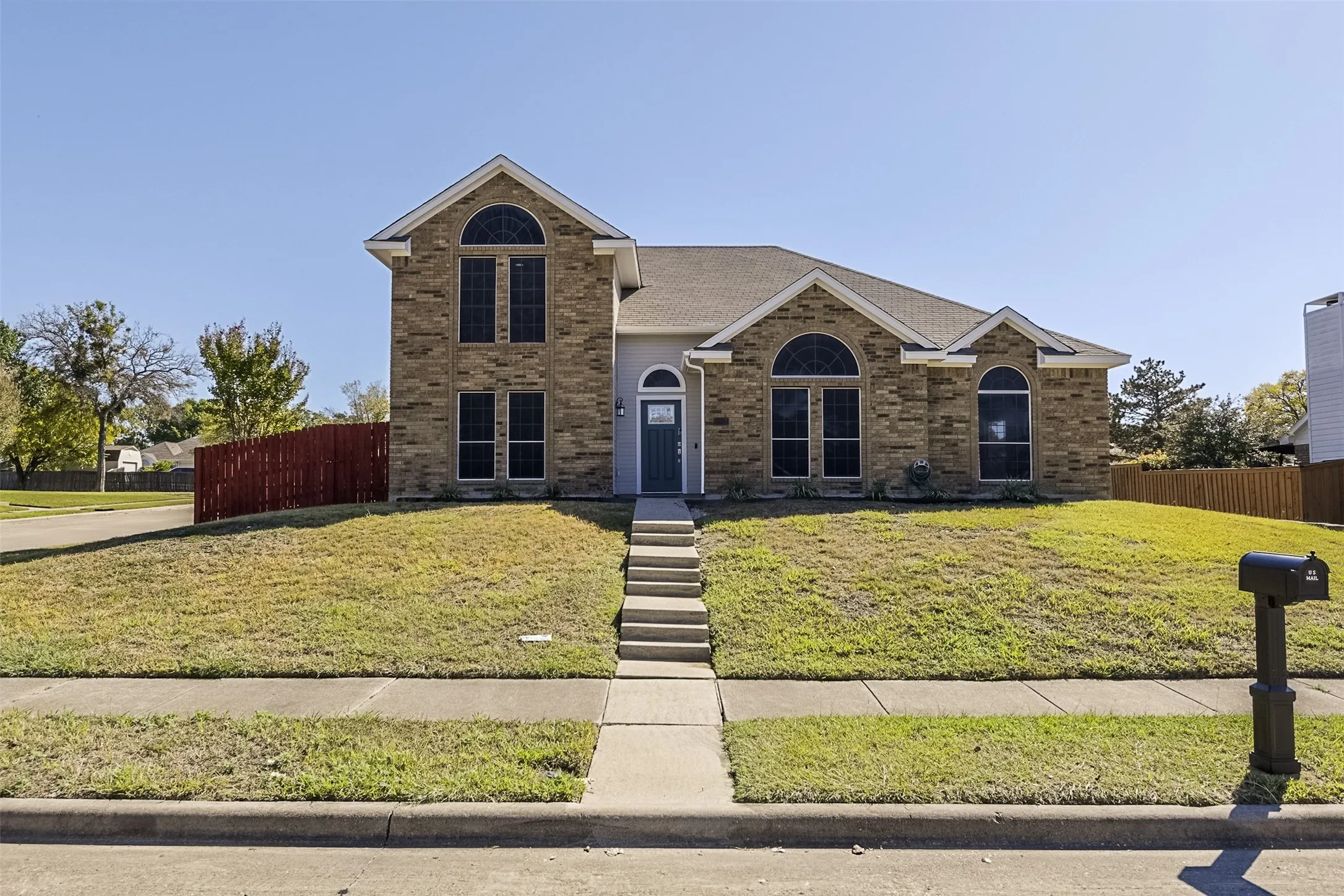 Single Family Residence For Sale in Dallas County , 5914 Beacon Drive, Rowlett, Texas 75089, 3 Bedroom, 3 Bathroom, 2 Garage spaces, 2,385 Sqft, built in 1988, mls#21401274, Real Estate Agent in Rowlett, Homes For Sale in Dallas county, Homes For Sale in Rowlett, Realtor in Rowlett Texas, Real Estate Brokerage Independent Realty Texas, Luminita Cordes Realtor