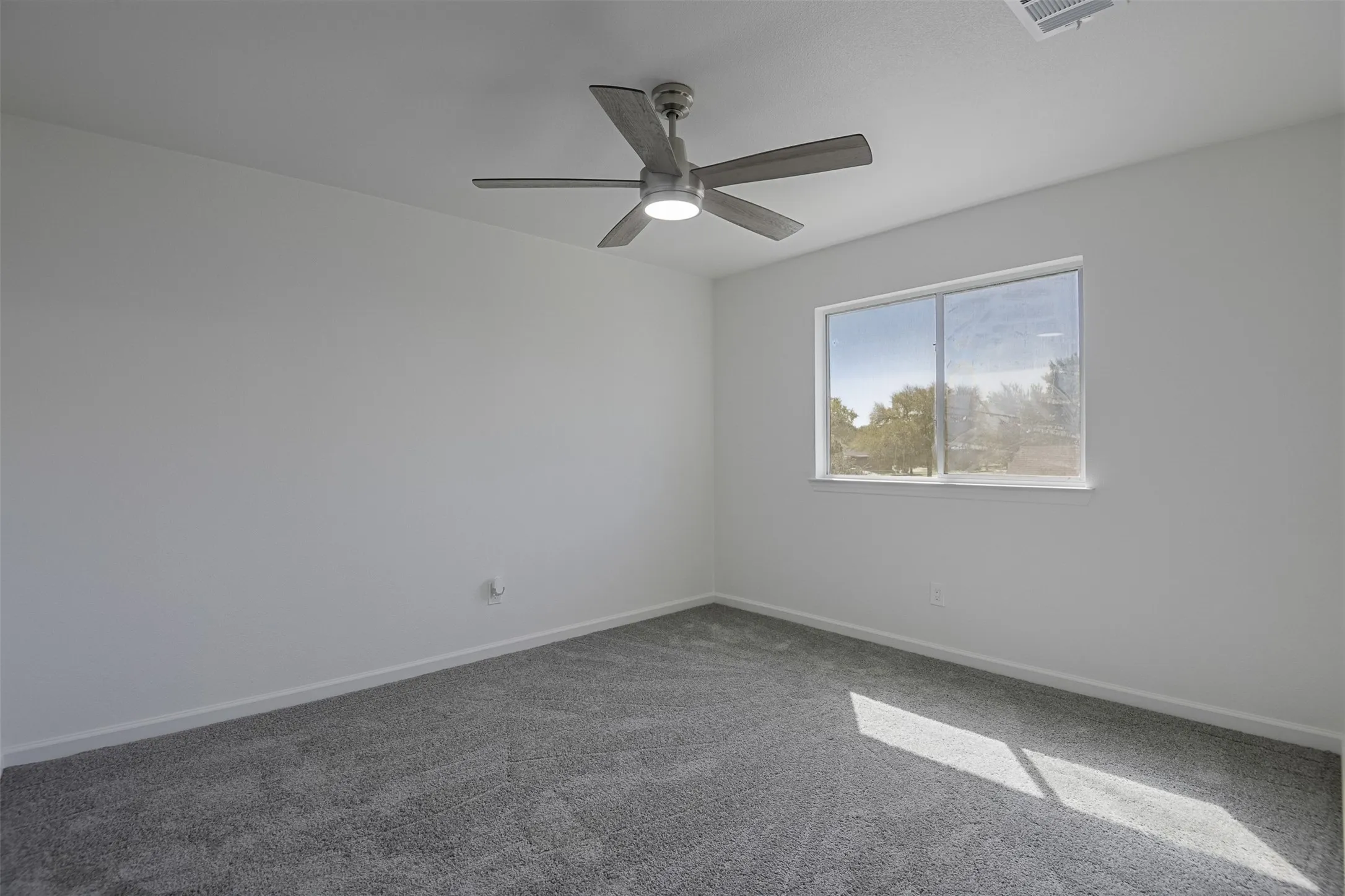 Single Family Residence For Sale in Dallas County , 5914 Beacon Drive, Rowlett, Texas 75089, 3 Bedroom, 3 Bathroom, 2 Garage spaces, 2,385 Sqft, built in 1988, mls#21401274, Real Estate Agent in Rowlett, Homes For Sale in Dallas county, Homes For Sale in Rowlett, Realtor in Rowlett Texas, Real Estate Brokerage Independent Realty Texas, Luminita Cordes Realtor