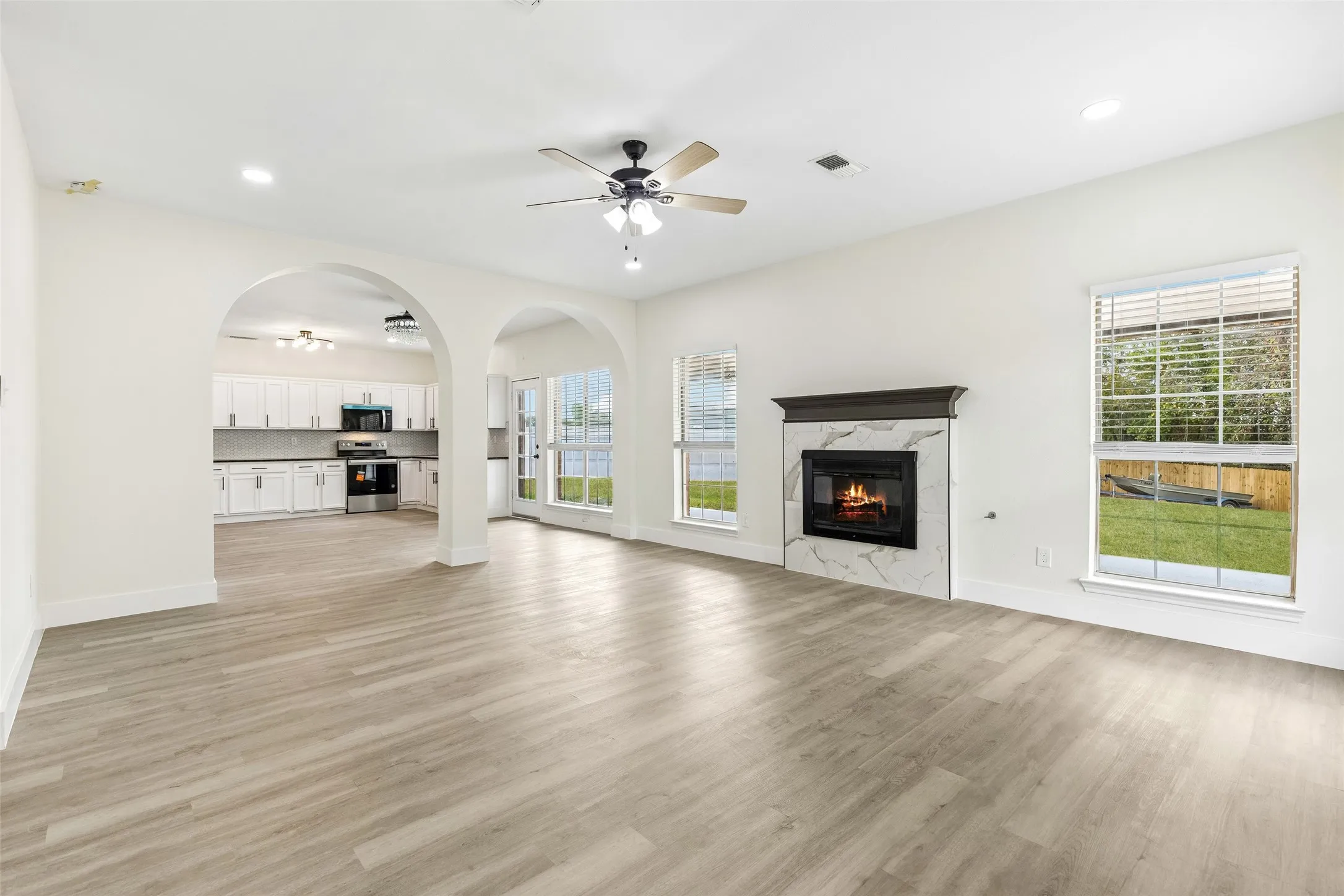 Single Family Residence For Sale in Tarrant County , 7108 Cadillac Boulevard, Arlington, Texas 76016, 4 Bedroom, 4 Bathroom, 2 Garage spaces, 2,528 Sqft, built in 1994, mls#21397530, Real Estate Agent in Arlington, Homes For Sale in Tarrant county, Homes For Sale in Arlington, Realtor in Arlington Texas, Real Estate Brokerage Independent Realty Texas, Luminita Cordes Realtor