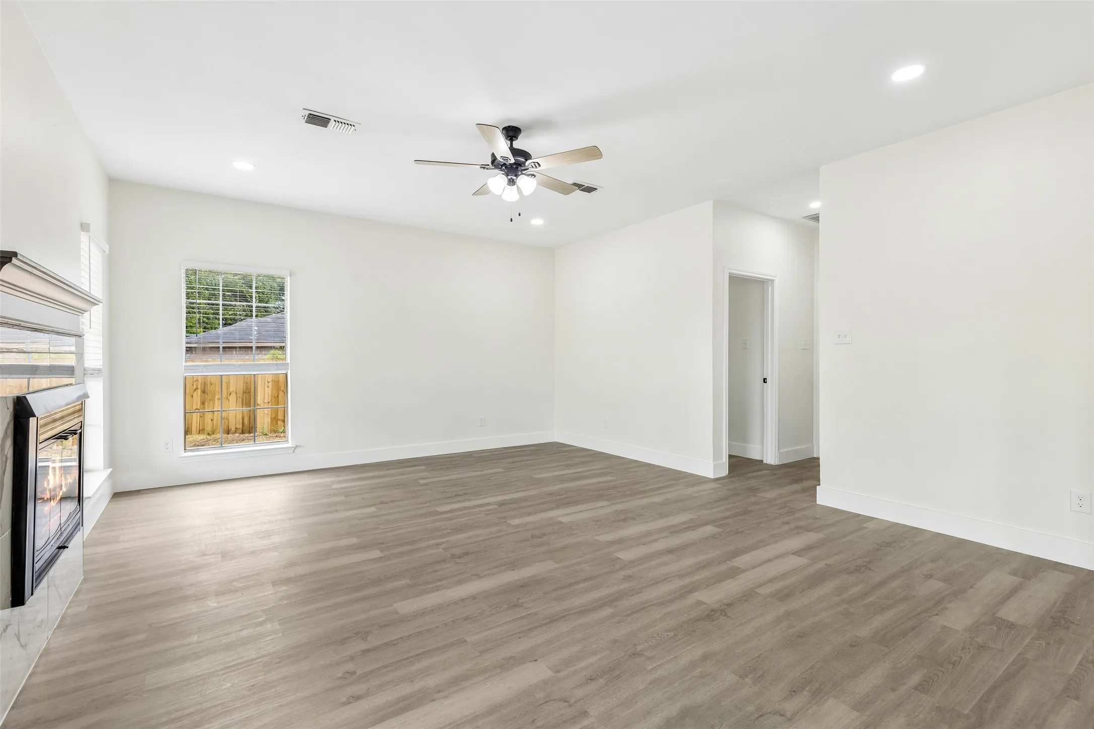Single Family Residence For Sale in Tarrant County , 7108 Cadillac Boulevard, Arlington, Texas 76016, 4 Bedroom, 4 Bathroom, 2 Garage spaces, 2,528 Sqft, built in 1994, mls#21397530, Real Estate Agent in Arlington, Homes For Sale in Tarrant county, Homes For Sale in Arlington, Realtor in Arlington Texas, Real Estate Brokerage Independent Realty Texas, Luminita Cordes Realtor