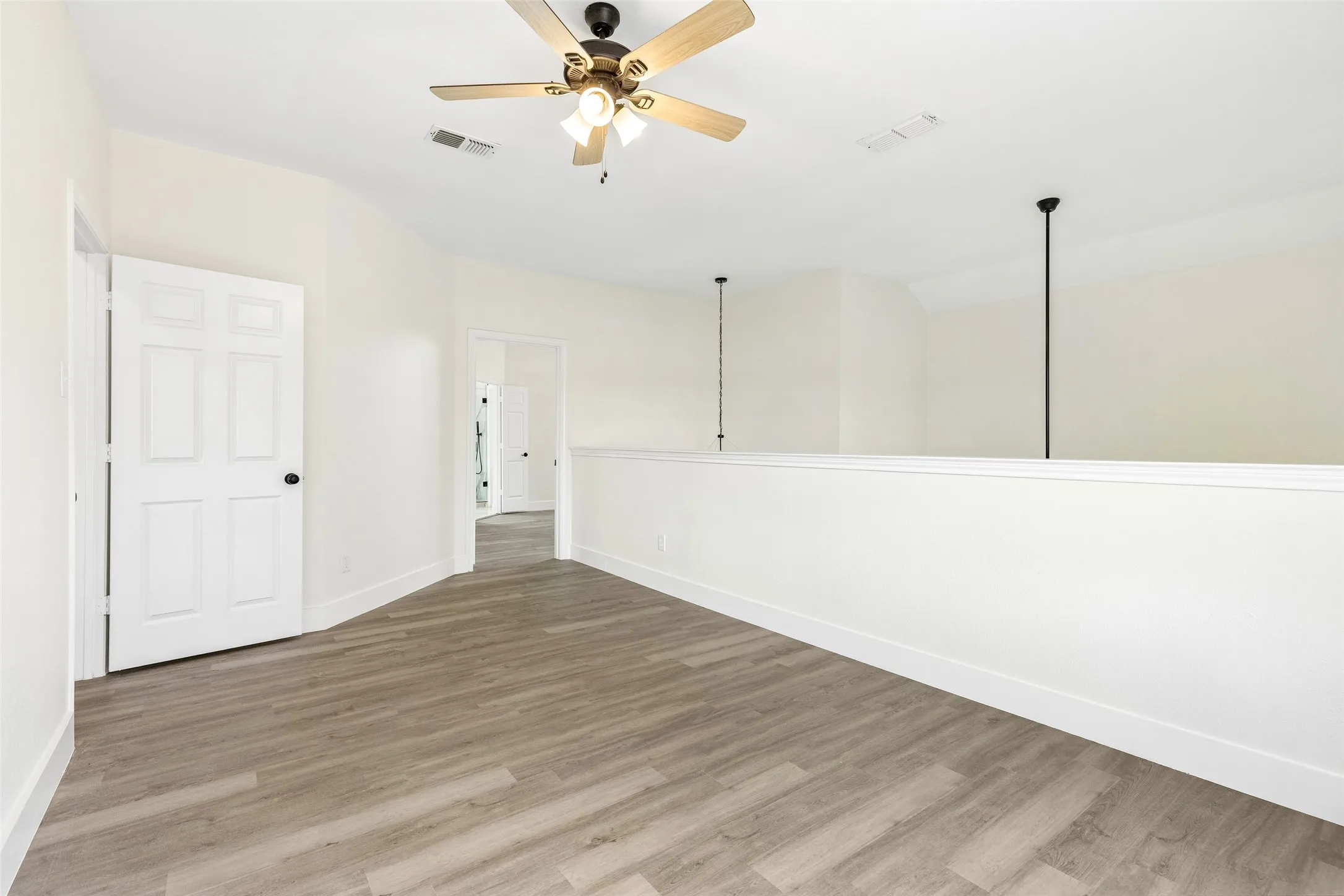 Single Family Residence For Sale in Tarrant County , 7108 Cadillac Boulevard, Arlington, Texas 76016, 4 Bedroom, 4 Bathroom, 2 Garage spaces, 2,528 Sqft, built in 1994, mls#21397530, Real Estate Agent in Arlington, Homes For Sale in Tarrant county, Homes For Sale in Arlington, Realtor in Arlington Texas, Real Estate Brokerage Independent Realty Texas, Luminita Cordes Realtor