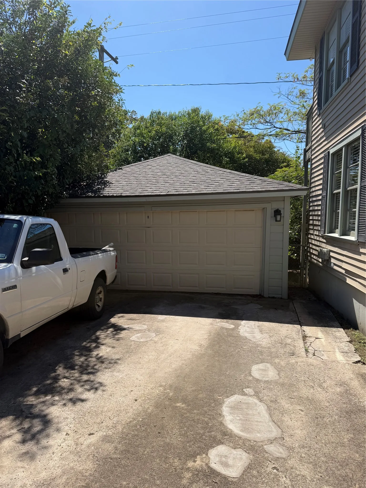 Apartment For Rent in Tarrant County , 3733 Washburn Avenue, Fort Worth, Texas 76107, 1 Bedroom, 1 Bathroom, 1 Garage spaces, 700 Sqft, built in 1954, mls#21406310, Real Estate Agent in Fort Worth, Homes For Rent in Tarrant county, Homes For Rent in Fort Worth, Realtor in Fort Worth Texas, Real Estate Brokerage Independent Realty Texas, Luminita Cordes Realtor