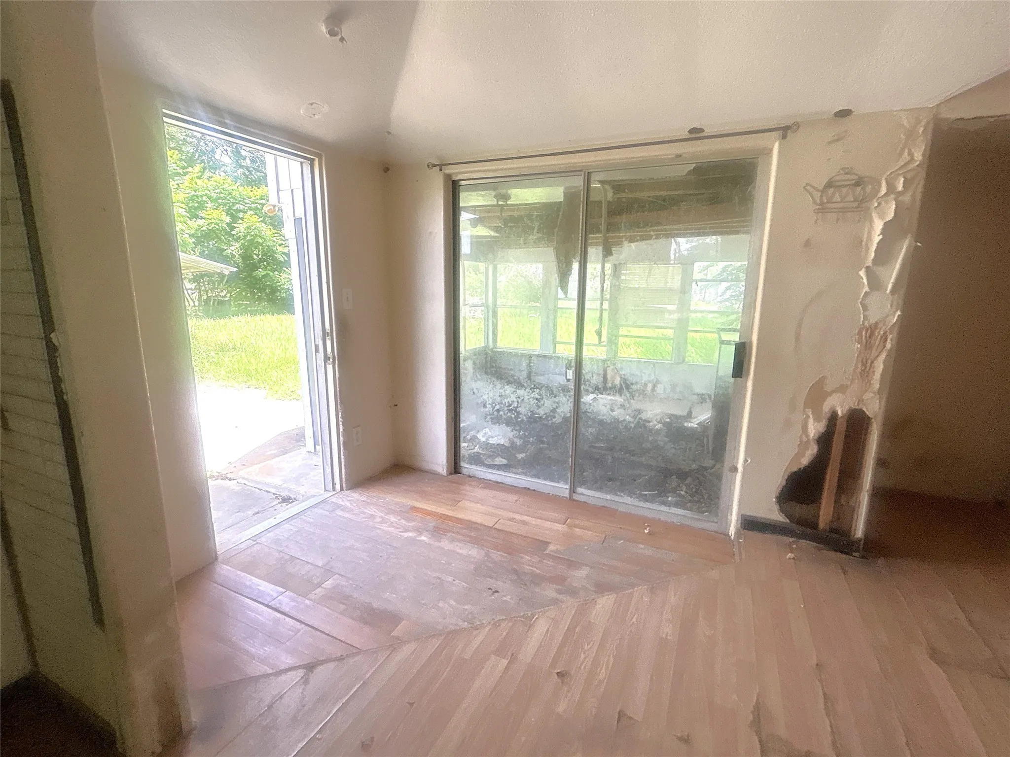 Single Family Residence For Sale in Jackson (TX) County , 11 Laguna, La Ward, Texas 77970, 2 Bedroom, 2 Bathroom, 2 Garage spaces, 1,337 Sqft, built in 2018, mls#21406307, Real Estate Agent in La Ward, Homes For Sale in Jackson (TX) county, Homes For Sale in La Ward, Realtor in La Ward Texas, Real Estate Brokerage Independent Realty Texas, Luminita Cordes Realtor
