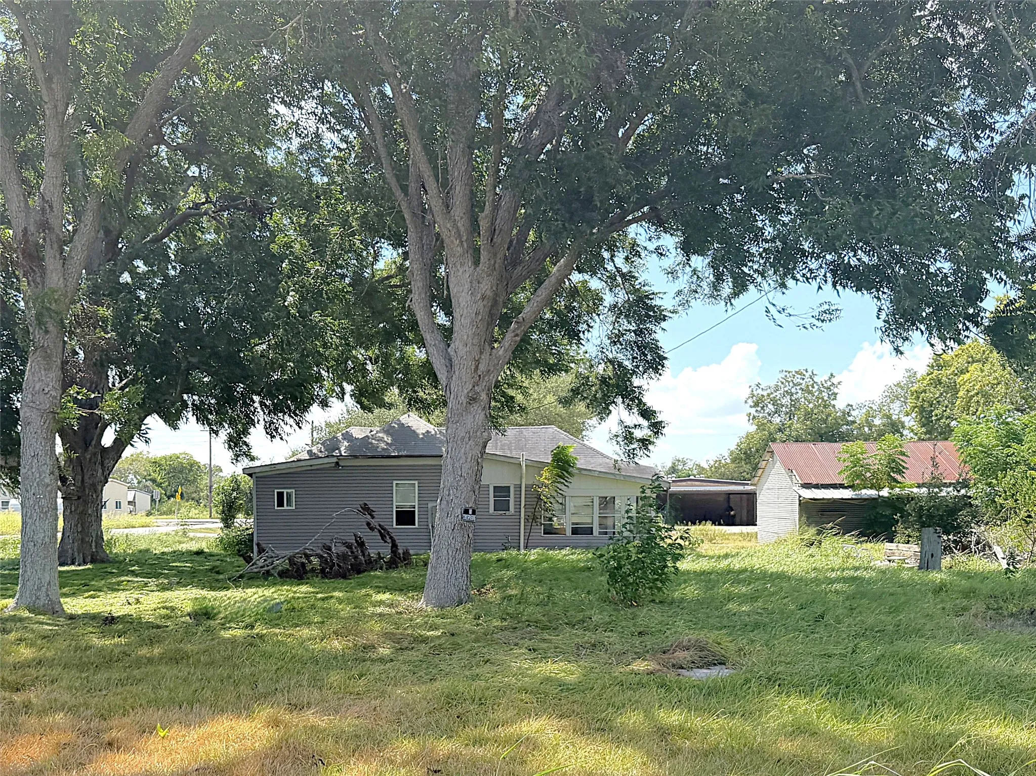 Single Family Residence For Sale in Jackson (TX) County , 11 Laguna, La Ward, Texas 77970, 2 Bedroom, 2 Bathroom, 2 Garage spaces, 1,337 Sqft, built in 2018, mls#21406307, Real Estate Agent in La Ward, Homes For Sale in Jackson (TX) county, Homes For Sale in La Ward, Realtor in La Ward Texas, Real Estate Brokerage Independent Realty Texas, Luminita Cordes Realtor