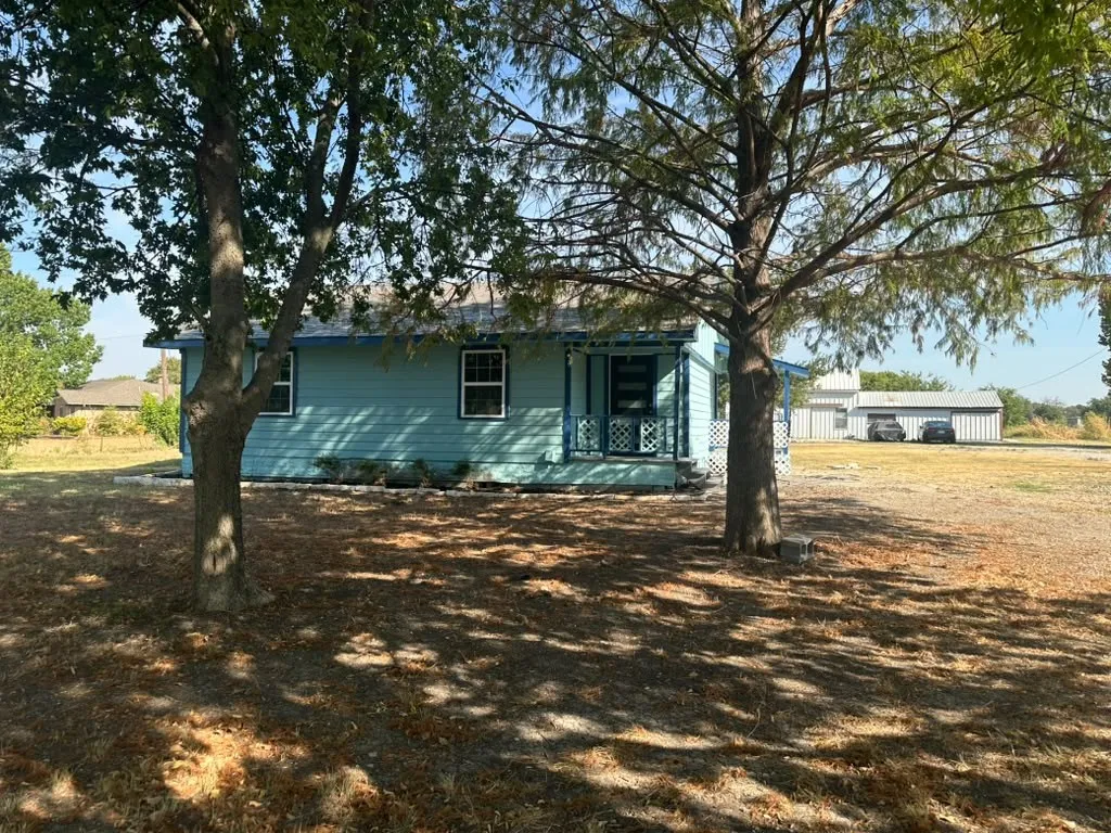 Manufactured Home For Rent in Collin County , 3472 Stickhorse Lane, Mc Kinney, Texas 75071, 2 Bedroom, 2 Bathroom, Garage spaces, 900 Sqft, built in 1984, mls#21406314, Real Estate Agent in Mc Kinney, Homes For Rent in Collin county, Homes For Rent in Mc Kinney, Realtor in Mc Kinney Texas, Real Estate Brokerage Independent Realty Texas, Luminita Cordes Realtor
