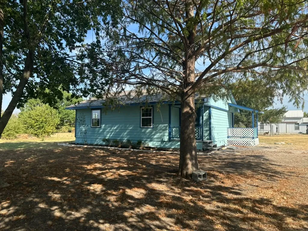 Manufactured Home For Rent in Collin County , 3472 Stickhorse Lane, Mc Kinney, Texas 75071, 2 Bedroom, 2 Bathroom, Garage spaces, 900 Sqft, built in 1984, mls#21406314, Real Estate Agent in Mc Kinney, Homes For Rent in Collin county, Homes For Rent in Mc Kinney, Realtor in Mc Kinney Texas, Real Estate Brokerage Independent Realty Texas, Luminita Cordes Realtor