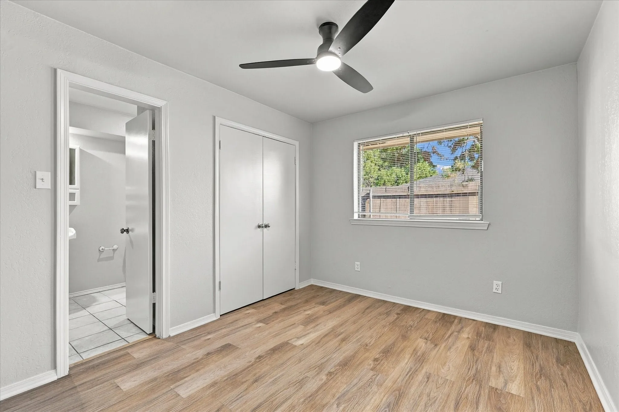 Single Family Residence For Sale in Denton County , 107 Creek Courts Drive, Trophy Club, Texas 76262, 4 Bedroom, 3 Bathroom, 2 Garage spaces, 1,986 Sqft, built in 1979, mls#21404985, Real Estate Agent in Trophy Club, Homes For Sale in Denton county, Homes For Sale in Trophy Club, Realtor in Trophy Club Texas, Real Estate Brokerage Independent Realty Texas, Luminita Cordes Realtor