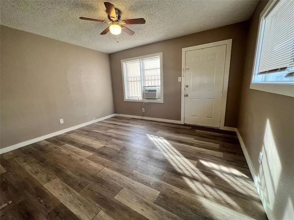 Duplex For Sale in Tarrant County , 2745 S Jones Street, Fort Worth, Texas 76104, 2 Bedroom, 2 Bathroom, Garage spaces, 0 Sqft, built in 1963, mls#21405074, Real Estate Agent in Fort Worth, Homes For Sale in Tarrant county, Homes For Sale in Fort Worth, Realtor in Fort Worth Texas, Real Estate Brokerage Independent Realty Texas, Luminita Cordes Realtor