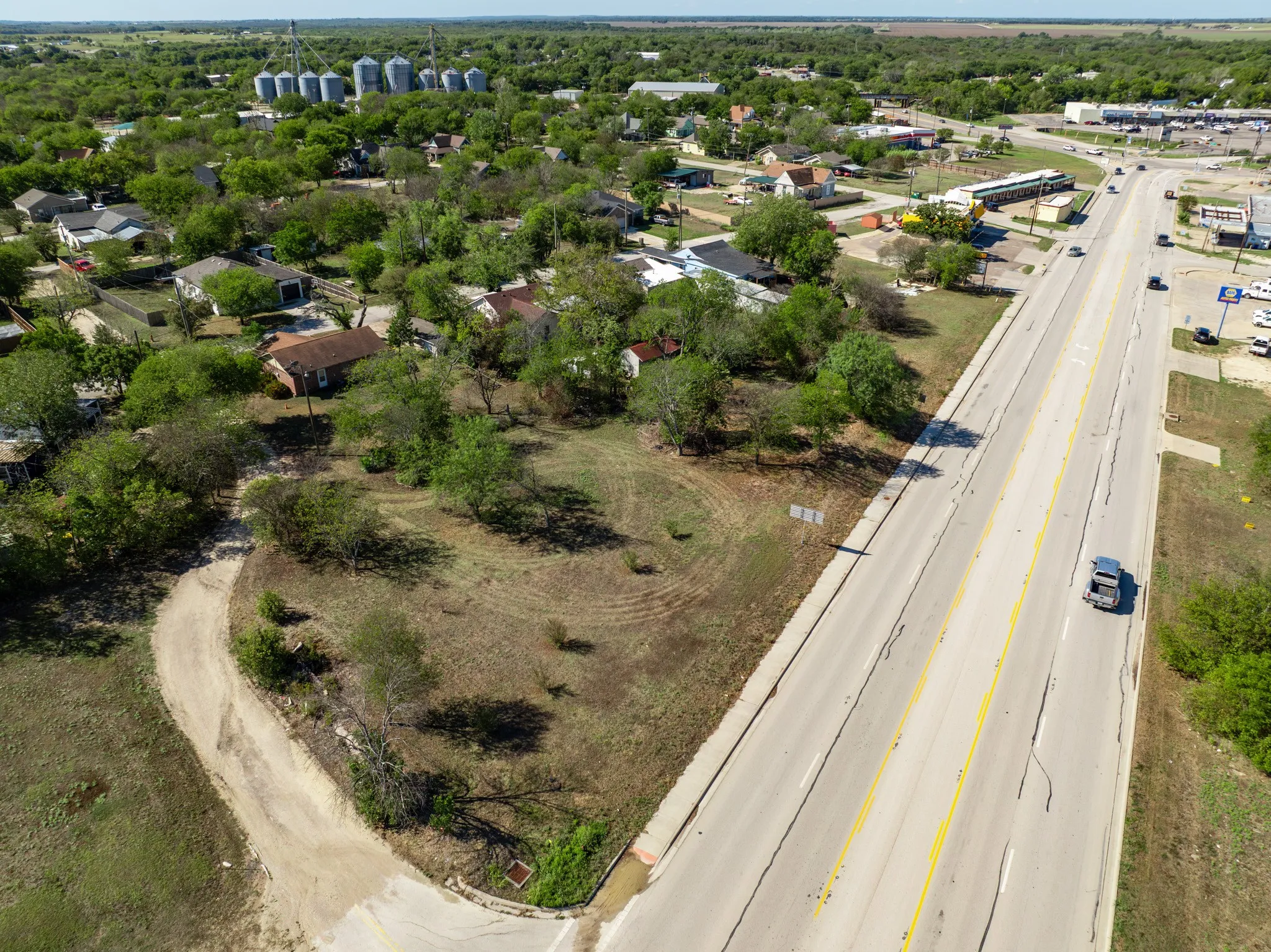 Unimproved Land For Sale in Hill County , TBD Corsicana & Pine Street, Hillsboro, Texas 76645, 0, 0, Garage spaces, 0 Sqft, built in 0, mls#21404608, Real Estate Agent in Hillsboro, Homes For Sale in Hill county, Homes For Sale in Hillsboro, Realtor in Hillsboro Texas, Real Estate Brokerage Independent Realty Texas, Luminita Cordes Realtor