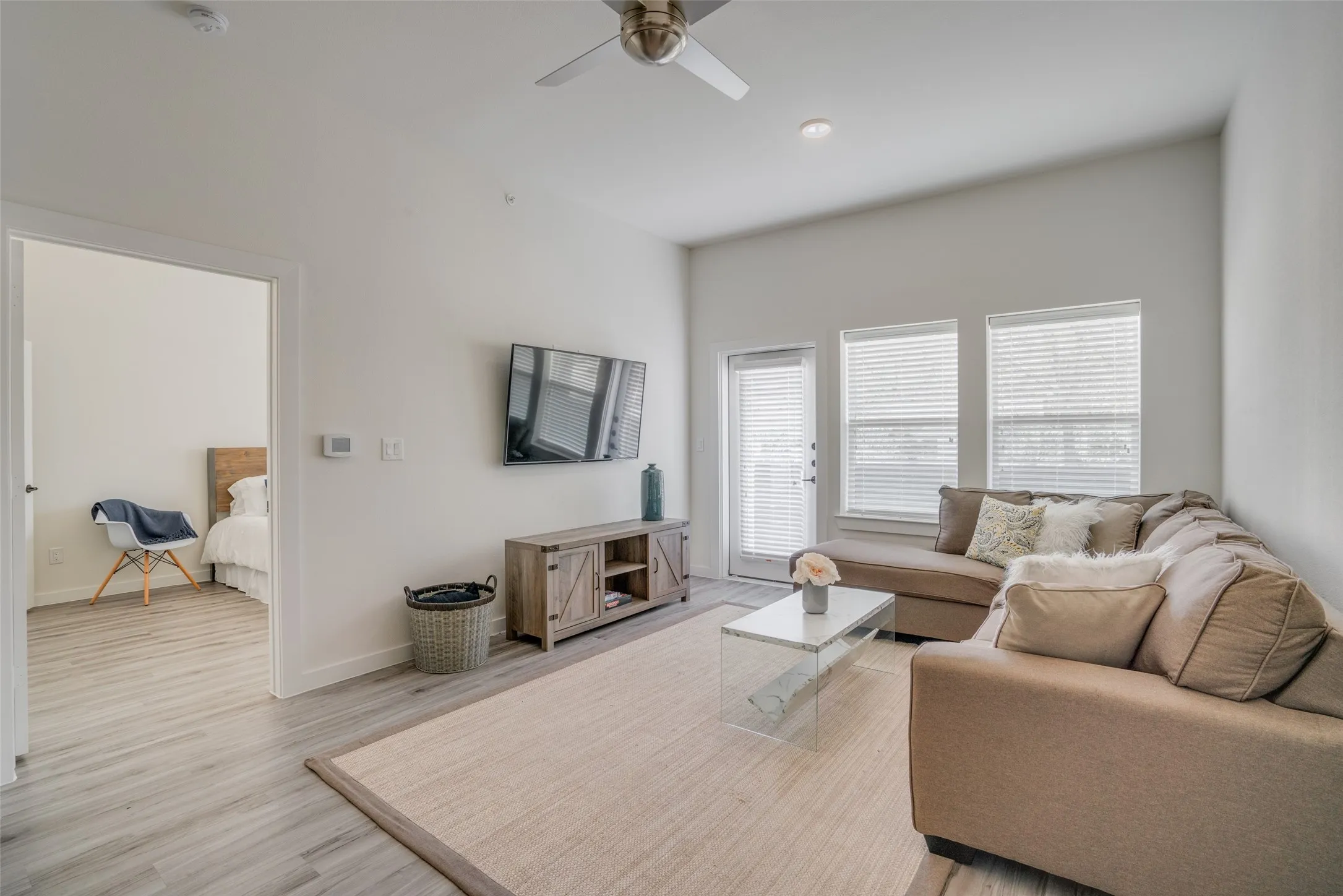 Apartment For Rent in Tarrant County , 209 Wimberly Street 2-301, Fort Worth, Texas 76107, 2 Bedroom, 2 Bathroom, Garage spaces, 1,179 Sqft, built in 2017, mls#21406320, Real Estate Agent in Fort Worth, Homes For Rent in Tarrant county, Homes For Rent in Fort Worth, Realtor in Fort Worth Texas, Real Estate Brokerage Independent Realty Texas, Luminita Cordes Realtor
