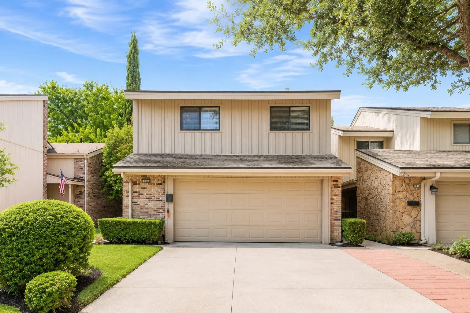 Single Family Residence For Rent in Dallas County , 1806 Lakecrest Court, Carrollton, Texas 75006, 3 Bedroom, 3 Bathroom, 2 Garage spaces, 2,192 Sqft, built in 1972, mls#21404604, Real Estate Agent in Carrollton, Homes For Rent in Dallas county, Homes For Rent in Carrollton, Realtor in Carrollton Texas, Real Estate Brokerage Independent Realty Texas, Luminita Cordes Realtor