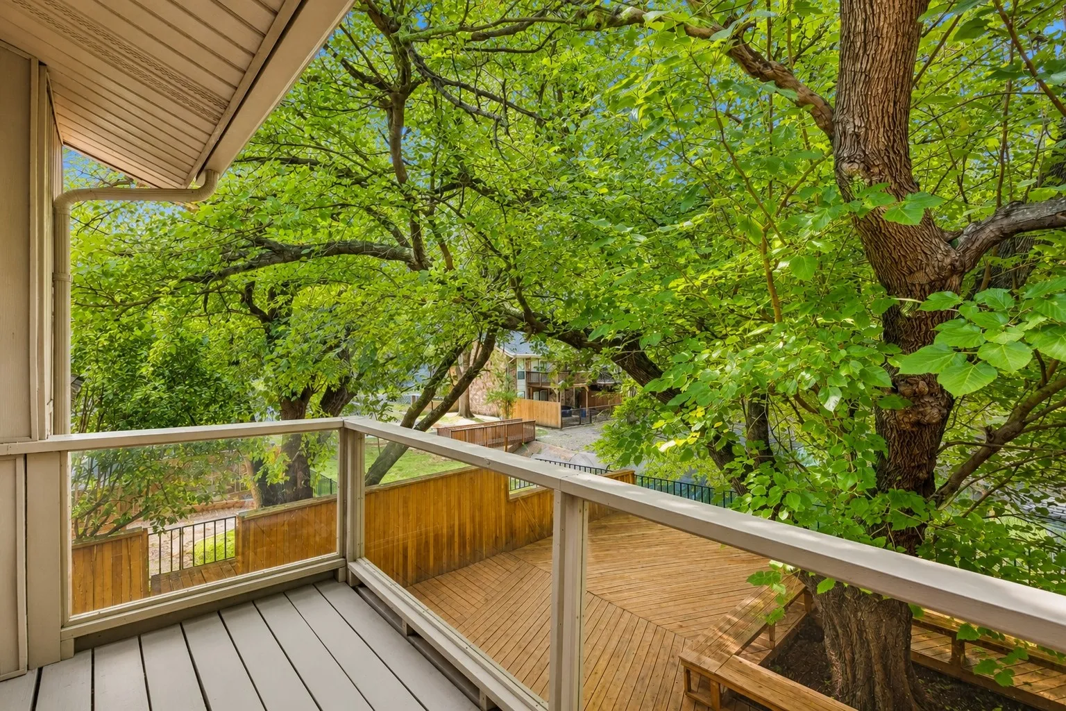 Single Family Residence For Rent in Dallas County , 1806 Lakecrest Court, Carrollton, Texas 75006, 3 Bedroom, 3 Bathroom, 2 Garage spaces, 2,192 Sqft, built in 1972, mls#21404604, Real Estate Agent in Carrollton, Homes For Rent in Dallas county, Homes For Rent in Carrollton, Realtor in Carrollton Texas, Real Estate Brokerage Independent Realty Texas, Luminita Cordes Realtor