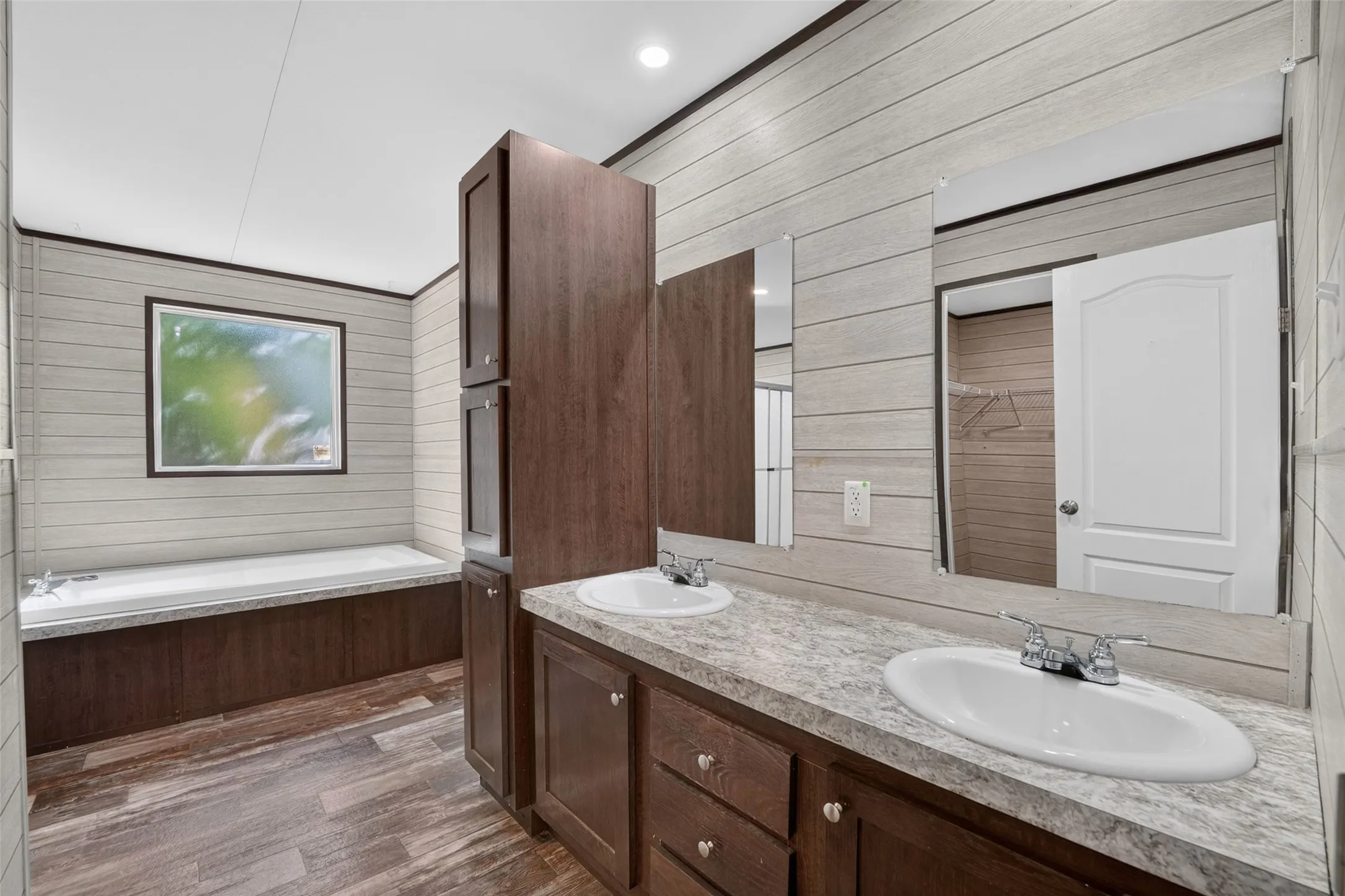 Manufactured Home For Sale in Parker County , 145 Adalida Lane, Springtown, Texas 76082, 4 Bedroom, 2 Bathroom, 4 Garage spaces, 2,048 Sqft, built in 2020, mls#21406225, Real Estate Agent in Springtown, Homes For Sale in Parker county, Homes For Sale in Springtown, Realtor in Springtown Texas, Real Estate Brokerage Independent Realty Texas, Luminita Cordes Realtor