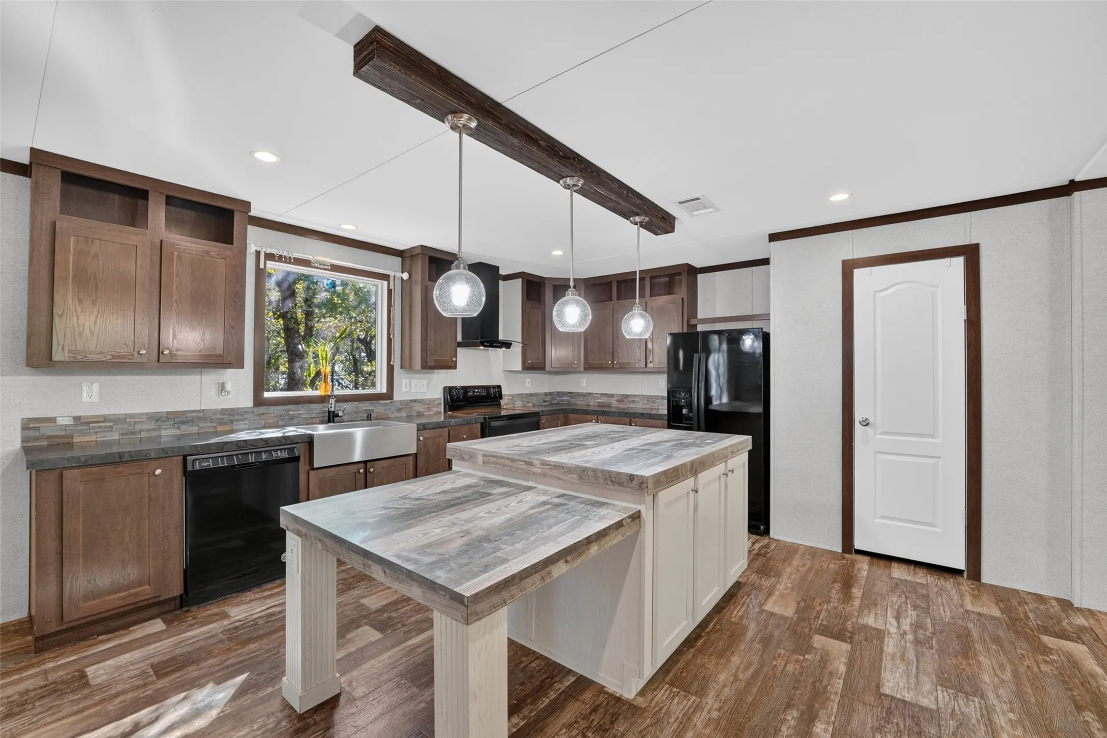 Manufactured Home For Sale in Parker County , 145 Adalida Lane, Springtown, Texas 76082, 4 Bedroom, 2 Bathroom, 4 Garage spaces, 2,048 Sqft, built in 2020, mls#21406225, Real Estate Agent in Springtown, Homes For Sale in Parker county, Homes For Sale in Springtown, Realtor in Springtown Texas, Real Estate Brokerage Independent Realty Texas, Luminita Cordes Realtor