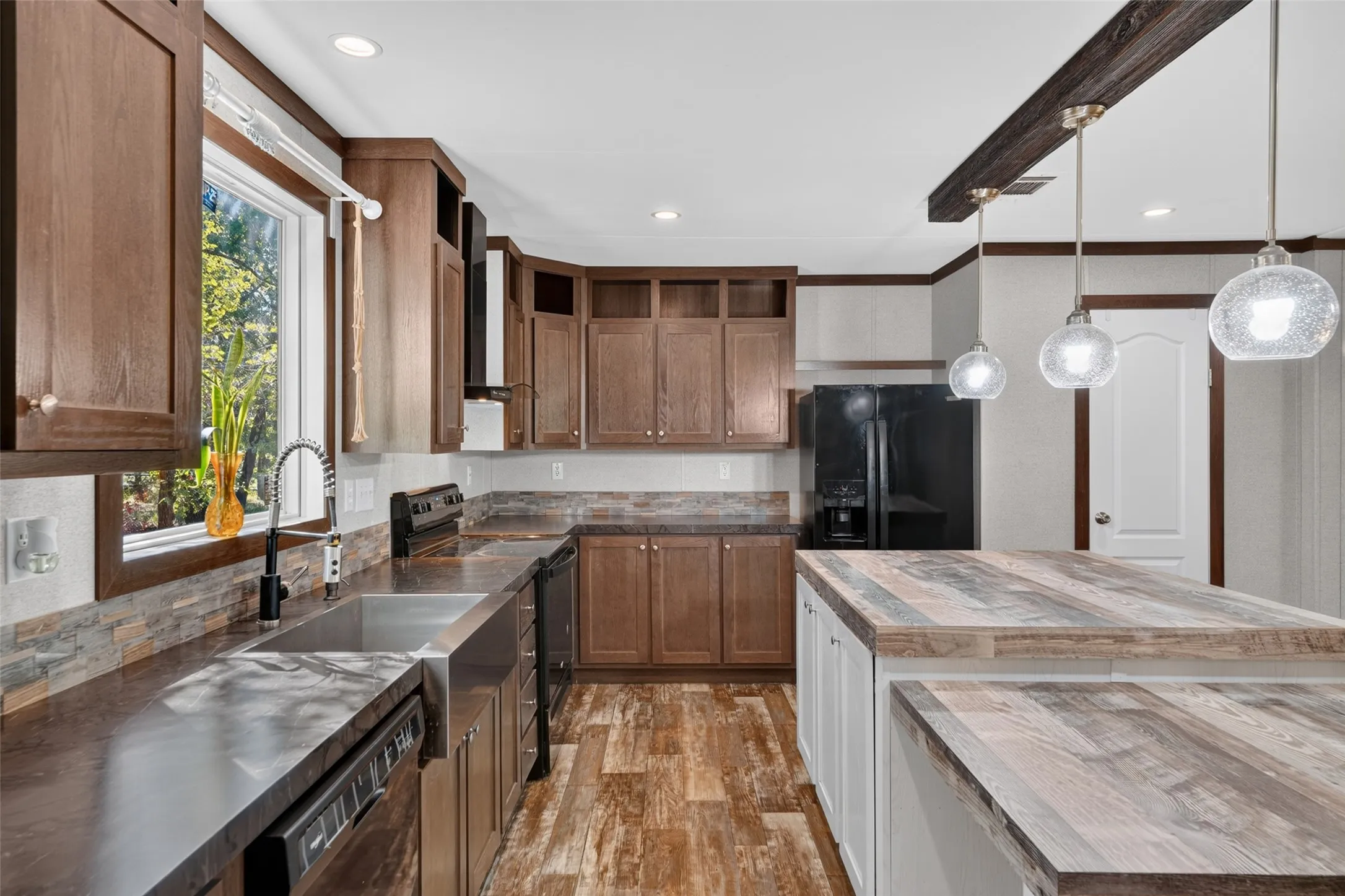 Manufactured Home For Sale in Parker County , 145 Adalida Lane, Springtown, Texas 76082, 4 Bedroom, 2 Bathroom, 4 Garage spaces, 2,048 Sqft, built in 2020, mls#21406225, Real Estate Agent in Springtown, Homes For Sale in Parker county, Homes For Sale in Springtown, Realtor in Springtown Texas, Real Estate Brokerage Independent Realty Texas, Luminita Cordes Realtor