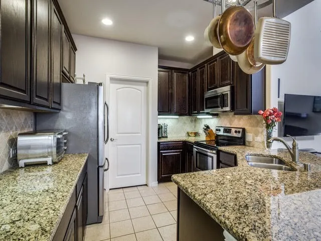Townhouse For Rent in Collin County , 6541 Federal Hall Street, Plano, Texas 75023, 2 Bedroom, 3 Bathroom, 2 Garage spaces, 1,353 Sqft, built in 2013, mls#21406329, Real Estate Agent in Plano, Homes For Rent in Collin county, Homes For Rent in Plano, Realtor in Plano Texas, Real Estate Brokerage Independent Realty Texas, Luminita Cordes Realtor