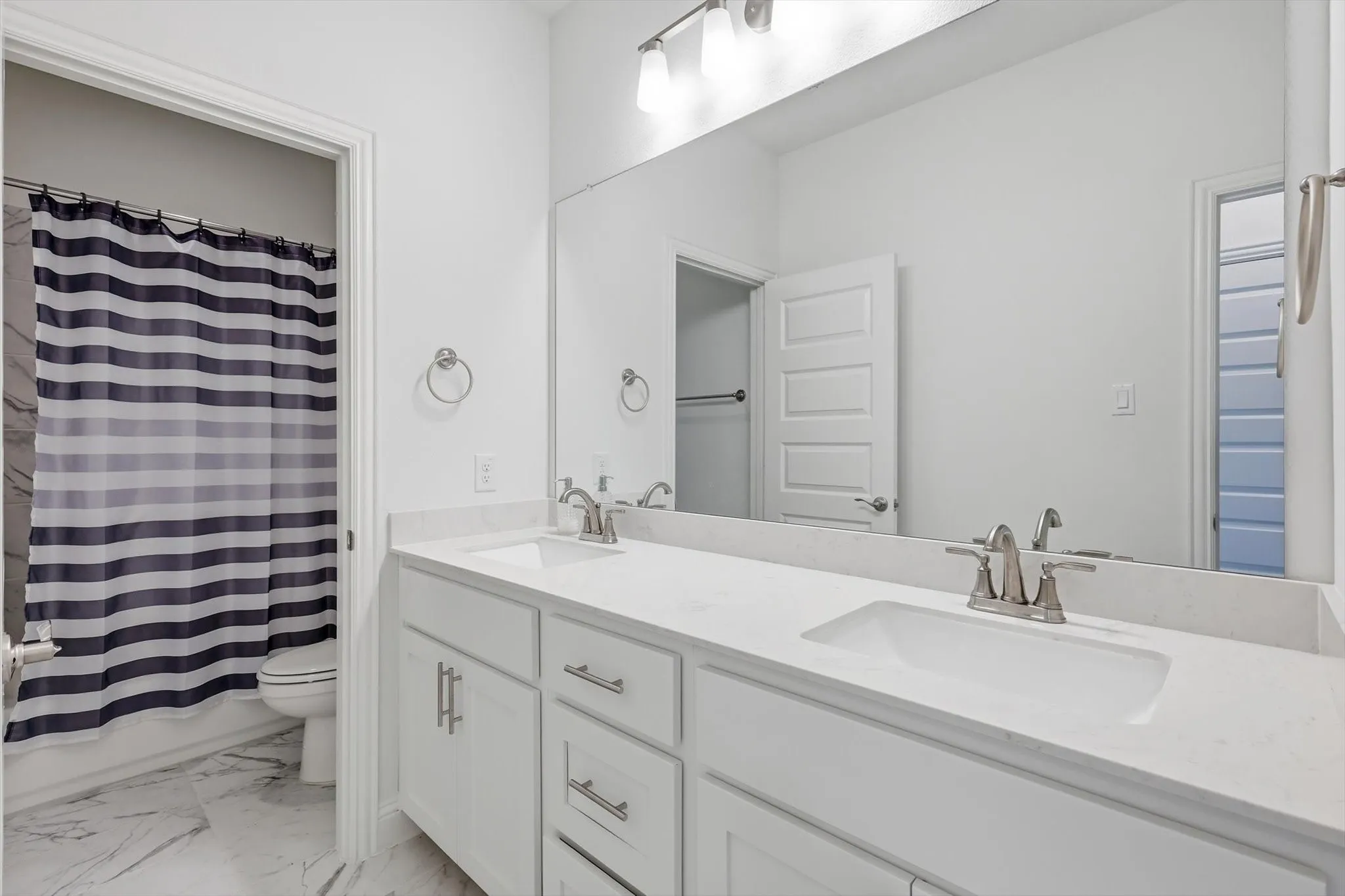 Single Family Residence For Sale in Collin County , 3305 Morris Lane, Melissa, Texas 75454, 4 Bedroom, 4 Bathroom, 2 Garage spaces, 3,420 Sqft, built in 2023, mls#21406224, Real Estate Agent in Melissa, Homes For Sale in Collin county, Homes For Sale in Melissa, Realtor in Melissa Texas, Real Estate Brokerage Independent Realty Texas, Luminita Cordes Realtor