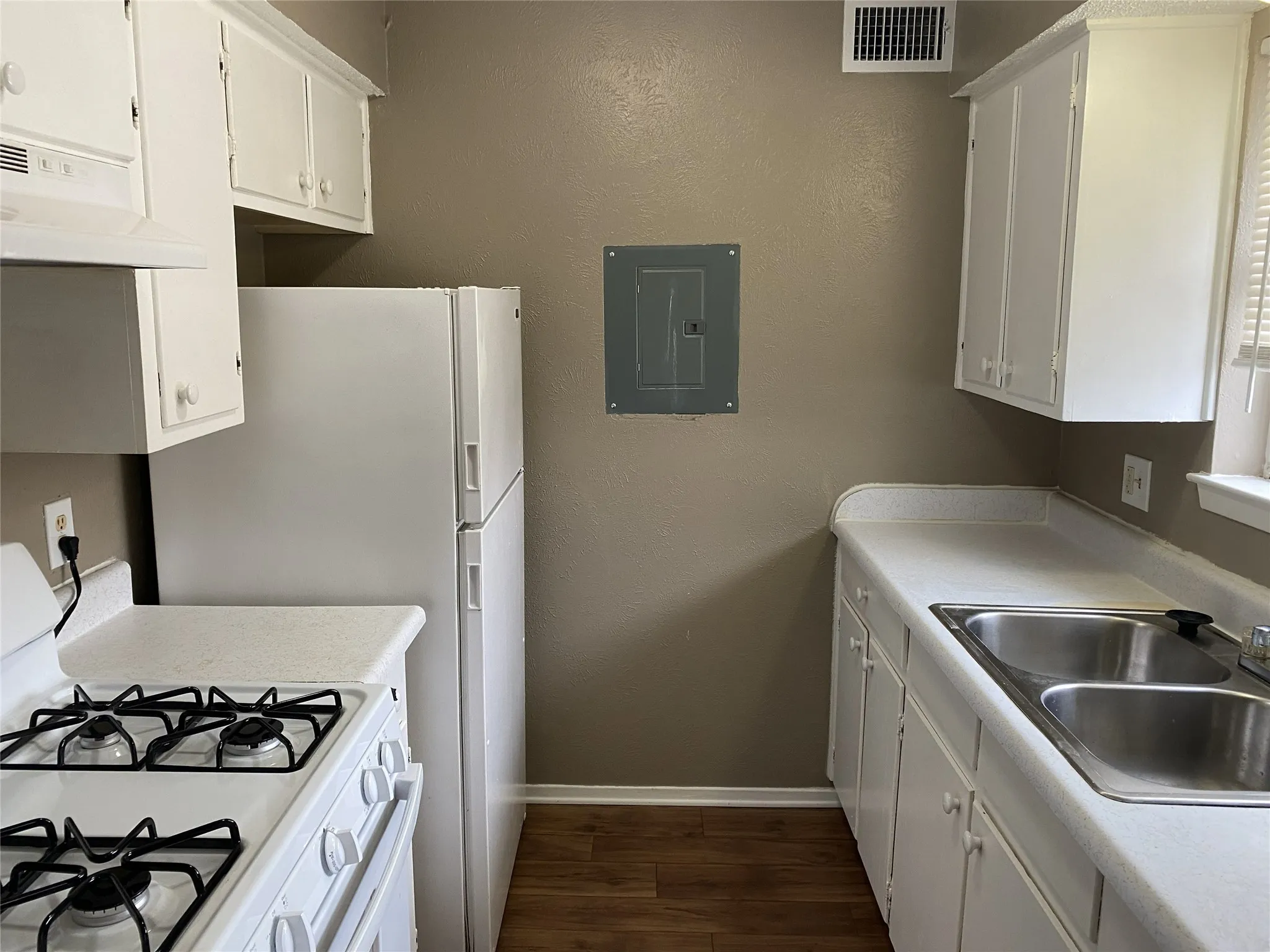 Apartment For Sale in Parker County , 1121 Jameson Street, Weatherford, Texas 76086, 0, 0, Garage spaces, 0 Sqft, built in 1973, mls#21405728, Real Estate Agent in Weatherford, Homes For Sale in Parker county, Homes For Sale in Weatherford, Realtor in Weatherford Texas, Real Estate Brokerage Independent Realty Texas, Luminita Cordes Realtor