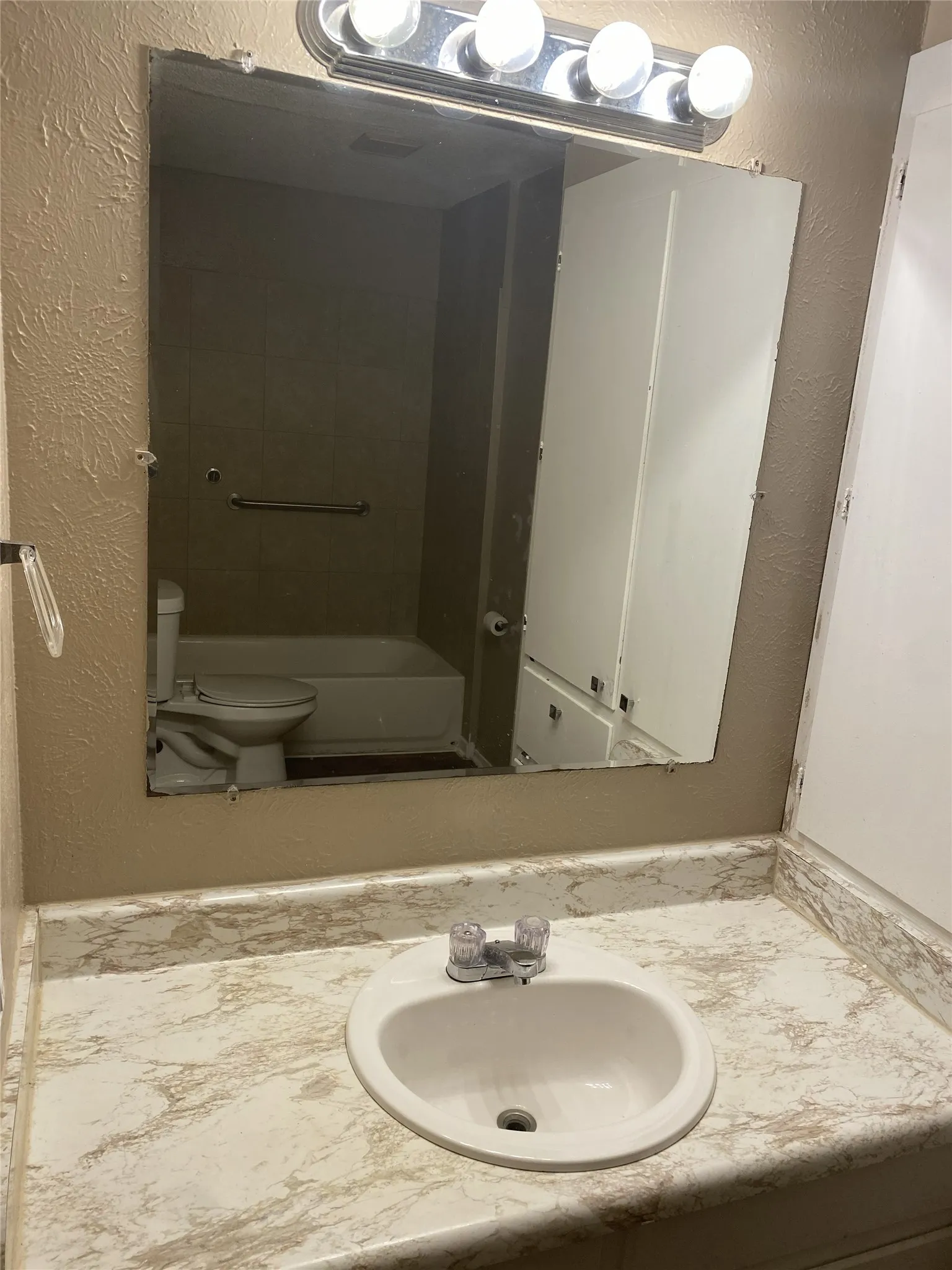 Apartment For Sale in Parker County , 1121 Jameson Street, Weatherford, Texas 76086, 0, 0, Garage spaces, 0 Sqft, built in 1973, mls#21405728, Real Estate Agent in Weatherford, Homes For Sale in Parker county, Homes For Sale in Weatherford, Realtor in Weatherford Texas, Real Estate Brokerage Independent Realty Texas, Luminita Cordes Realtor